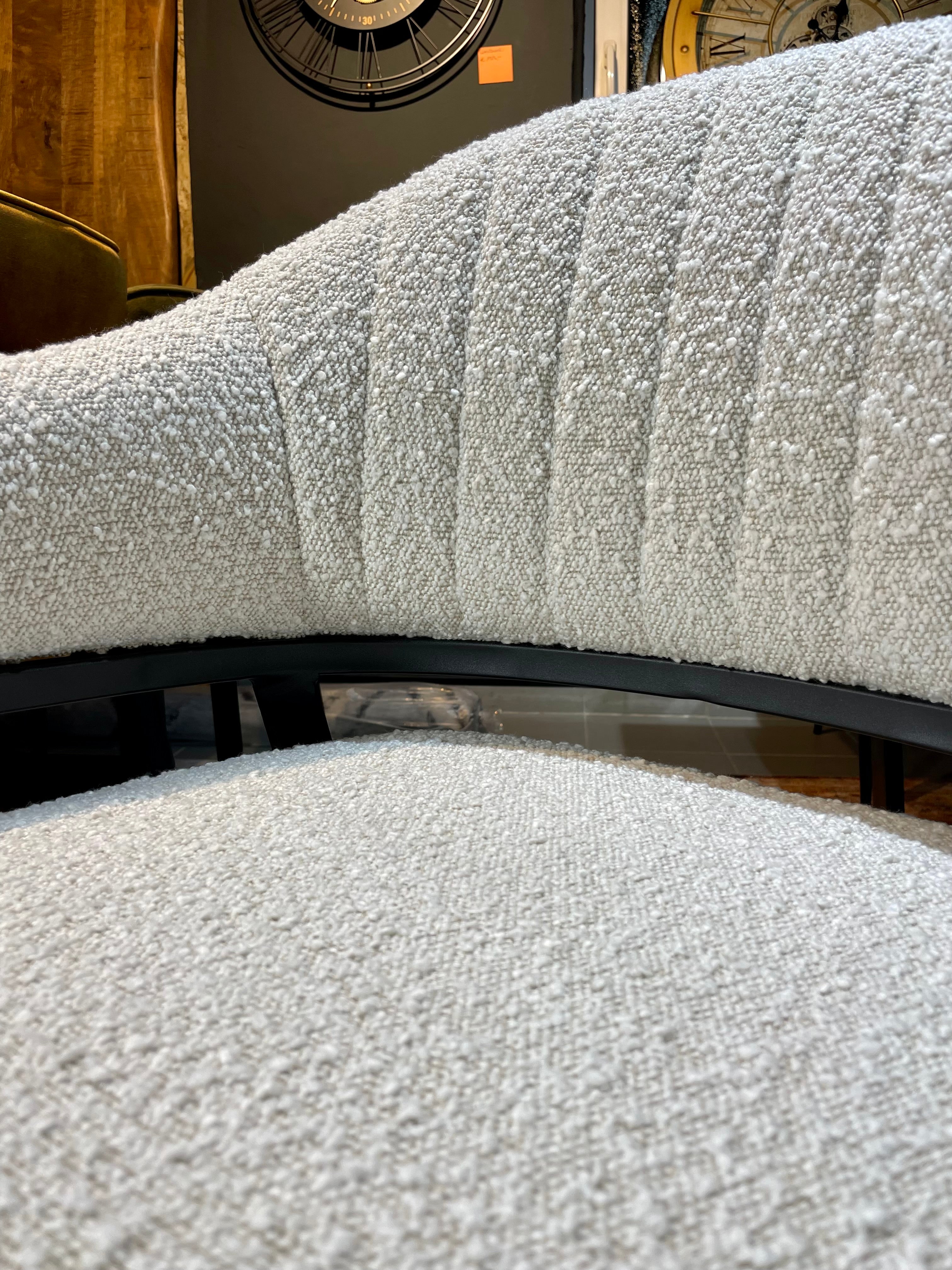 Armlehnen Stuhl Roman Teddy Stoff in 3 Farben weiß hellgrau anthrazit-grau mit Metallgestell