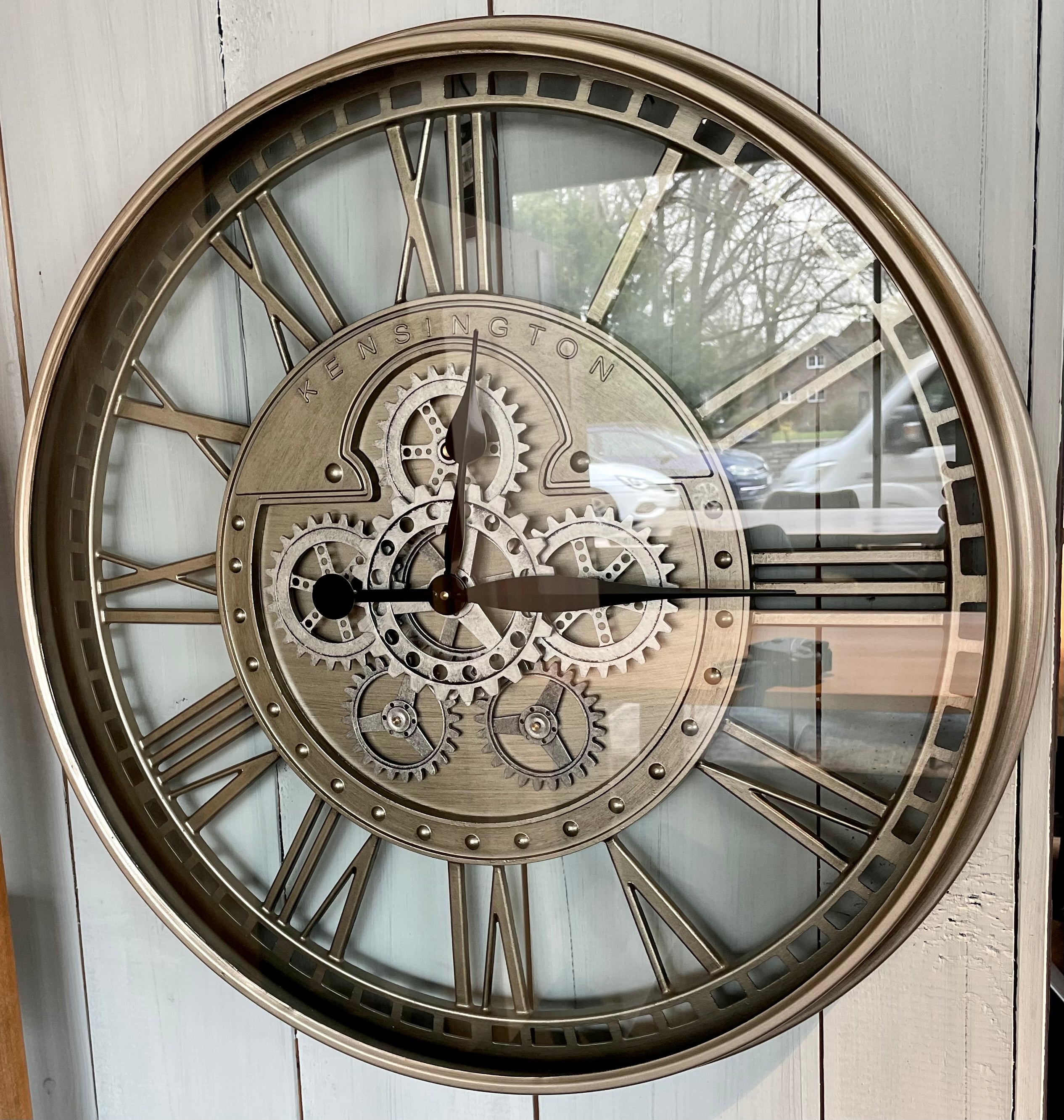 70 cm KENSINGTON Wanduhr Zahnrad Zählwerk Animation silber grau.