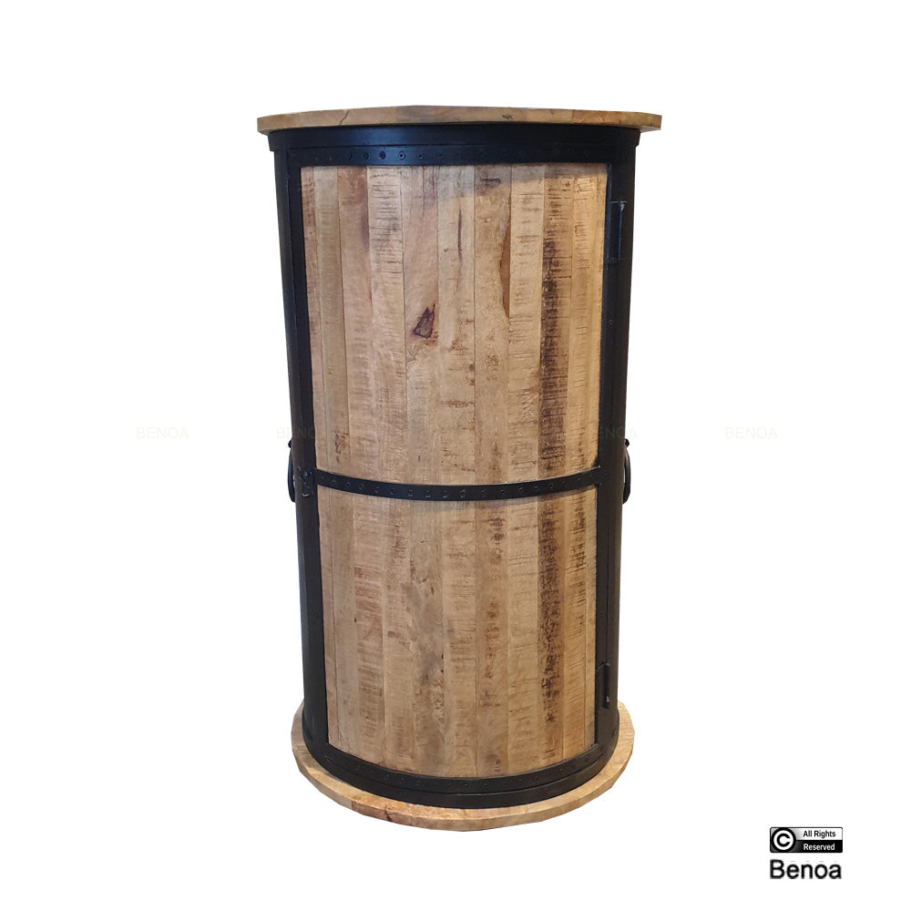 Weinschrank aus Mangoholz und Stahl