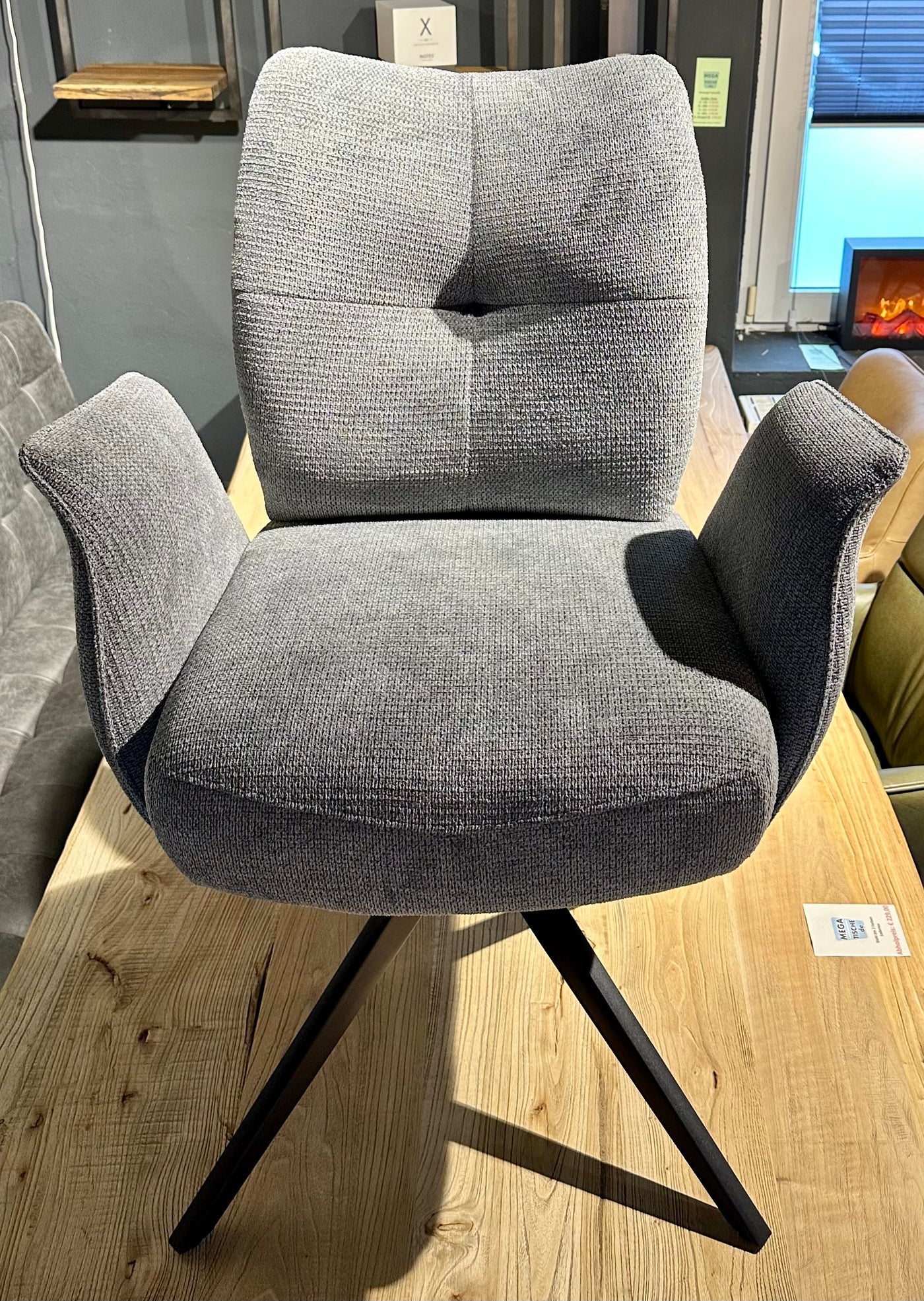 Drehbarer Esszimmer Stuhl Lars mit Armlehnen Aragon Stoff in 6 Farben Rose Champagne Gelb Braun Grau Blau
