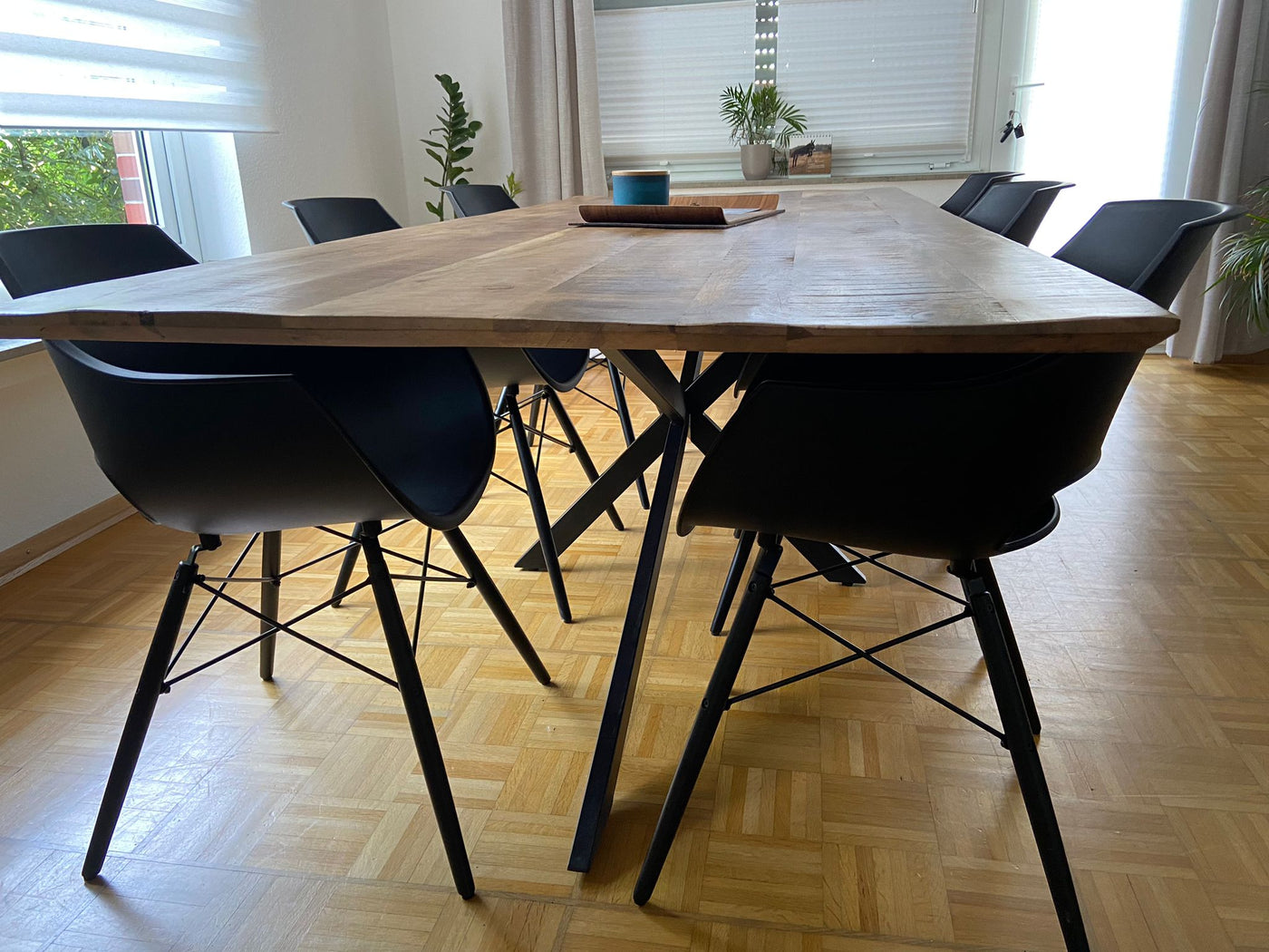 Esstisch Arlin Mangoholz natur 200 & 240 cm Schweizer Kante mit Spider Gestell