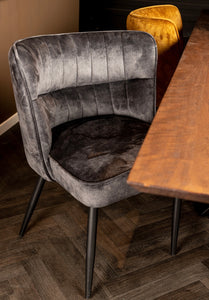 Stuhl Marth Samt in 3 Farben Cognac-braun creme-beige anthrazit-grau mit Metallgestell
