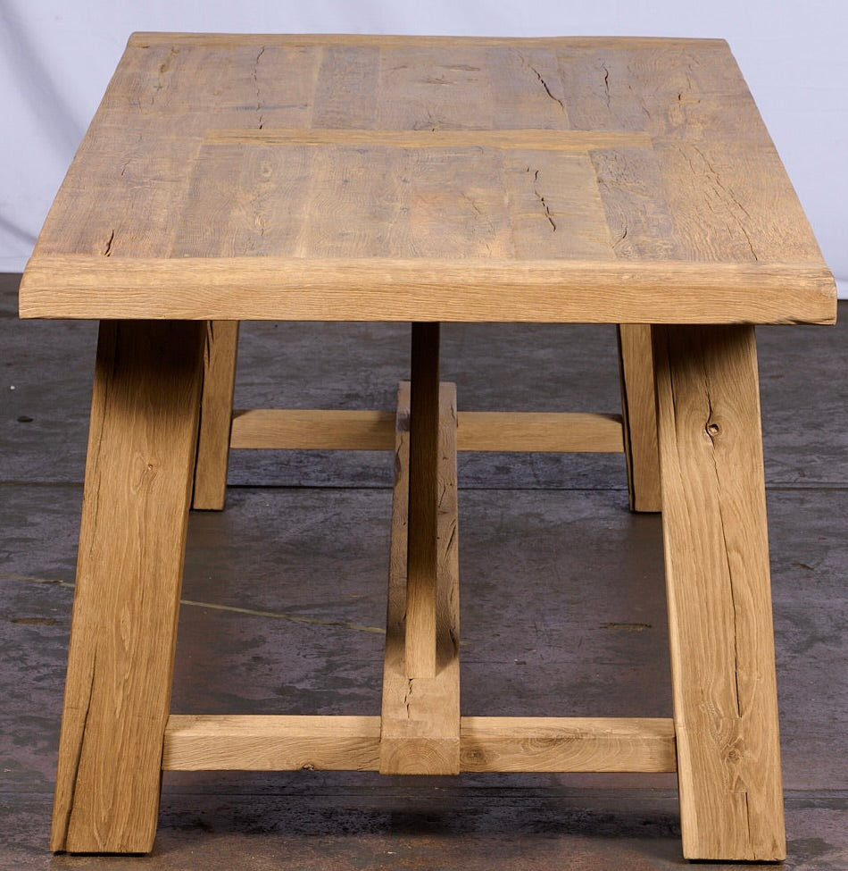 Table monastère Hugo en vieux chêne rustique 250 & 300 à 500 cm avec piètement en bois