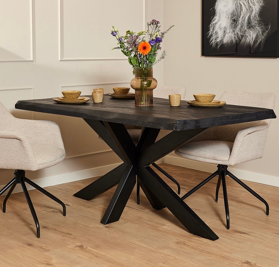 Baumkante Esstisch Bosto schwarz Mangoholz 160 bis 300 cm in 6 cm mit Spider Gestell