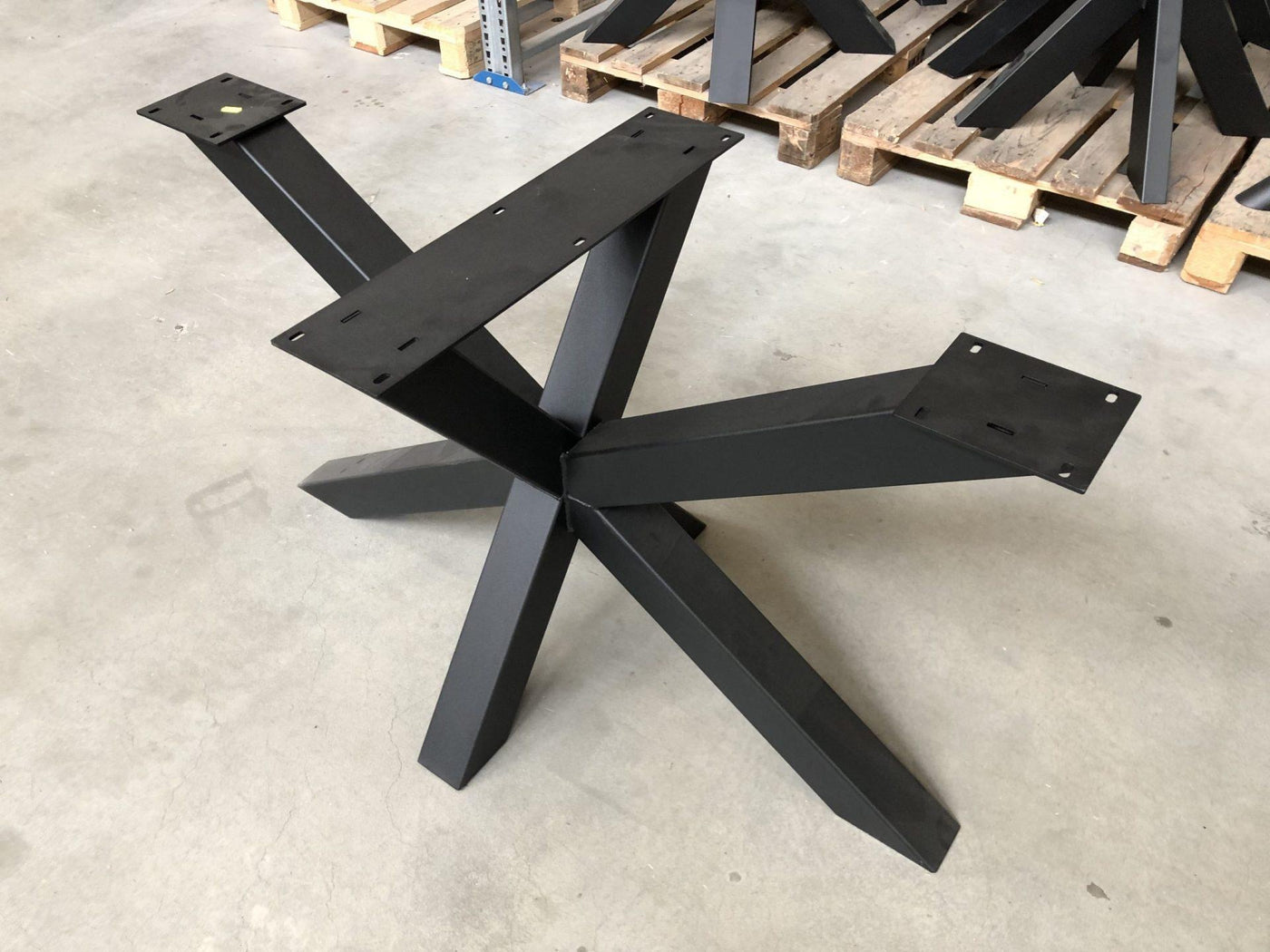 Spider Metall Gestell Matrix Sonderhöhe 69 cm schwarz pulverbeschichtet 8x8cm
