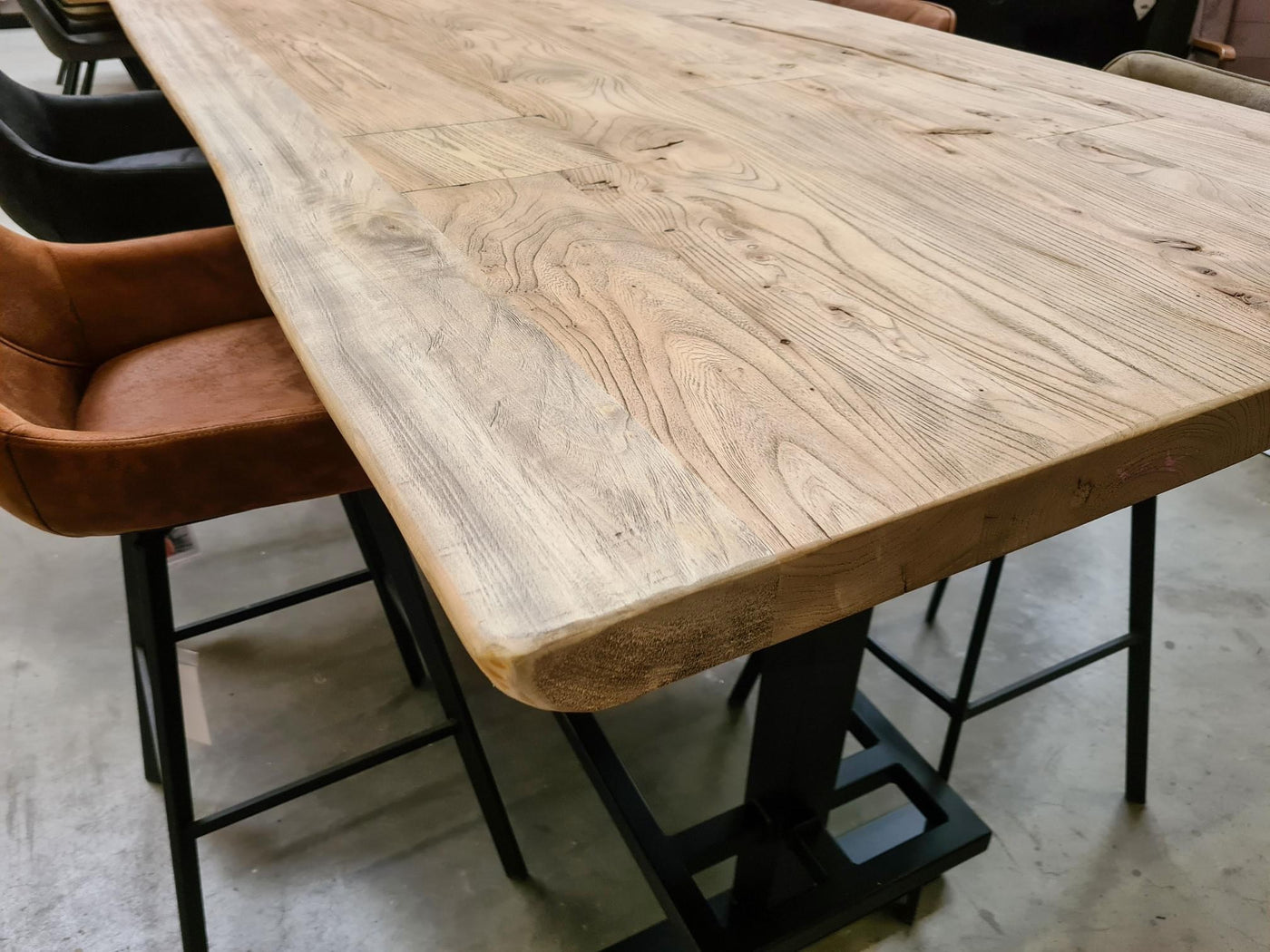 Plateau de table en orme Kaarst, bord naturel 5 cm, en 8 tailles, recyclé et rustique