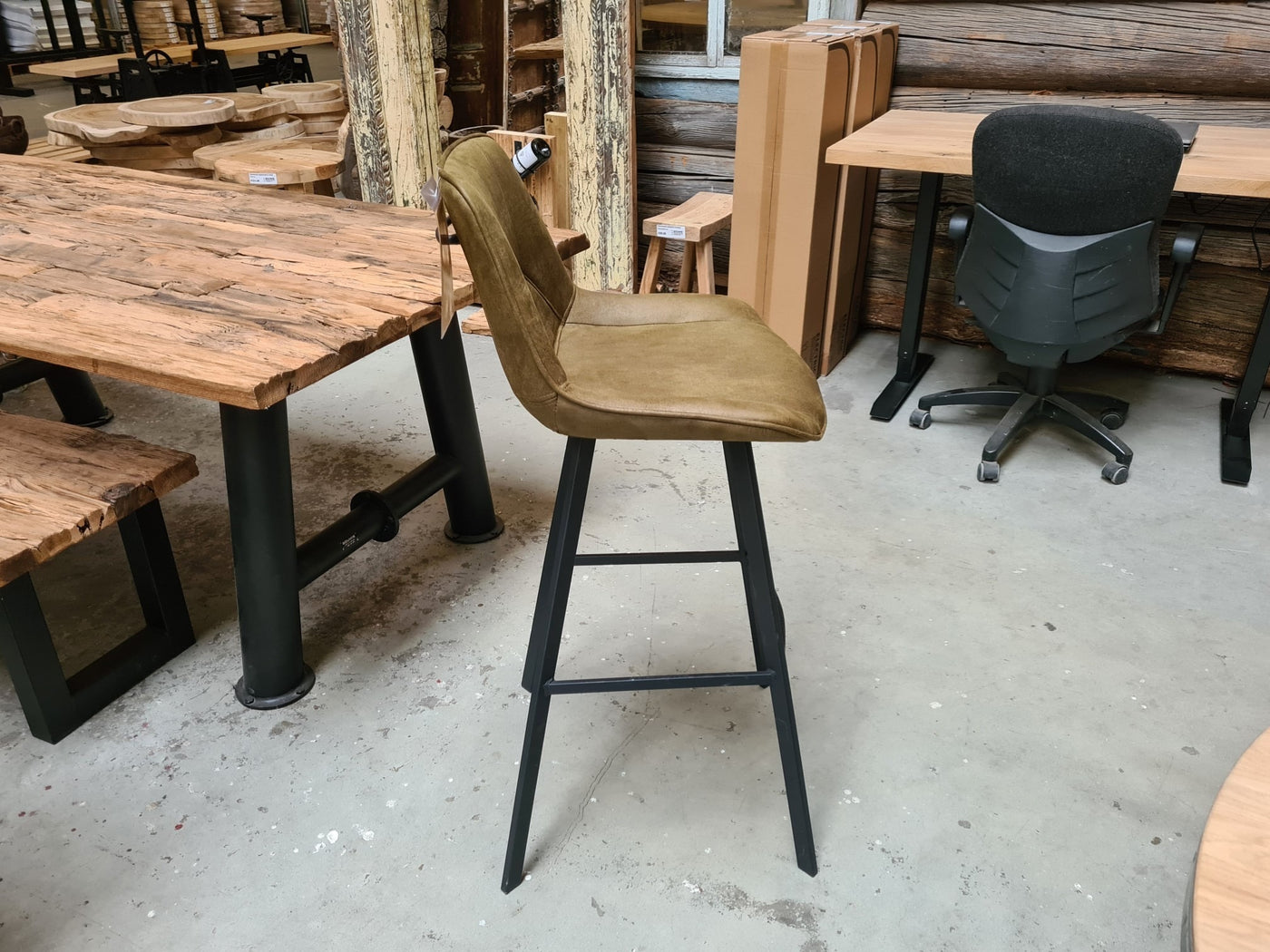 Tabouret de bar avec poignée microfibre Köln en 3 couleurs Anthracite Cognac-Marron Vert