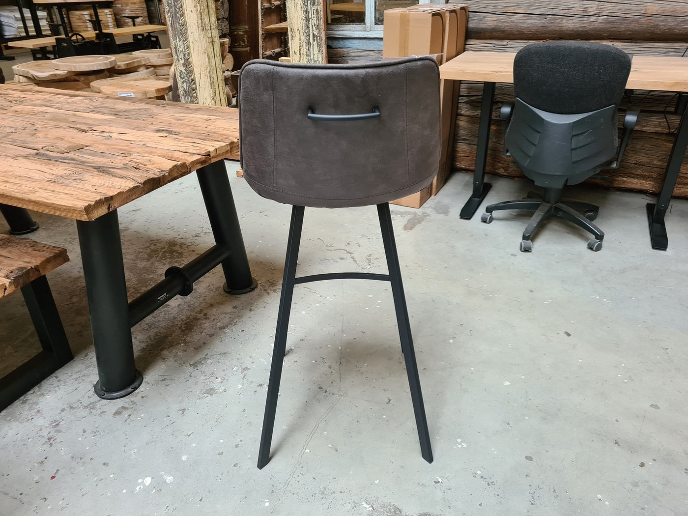 Tabouret de bar avec poignée microfibre Köln en 3 couleurs Anthracite Cognac-Marron Vert