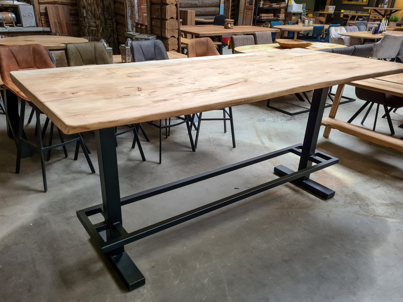 Table de bar Düsseldorf chêne massif pur 160 à 240 cm, épaisseur 3 cm, bois huilé avec pied colonne en métal noir, 5 tailles