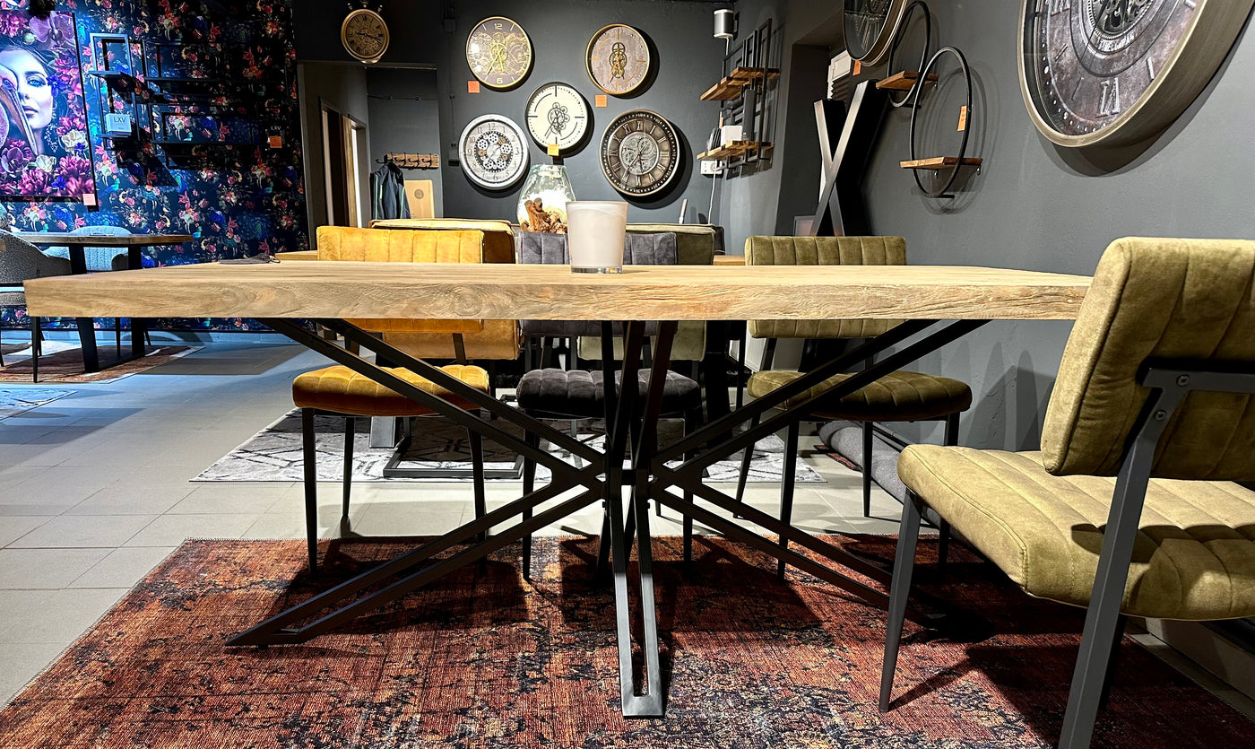 Piètement araignée filigrane en métal laqué noir pour plateaux de table de 120 à 220 cm
