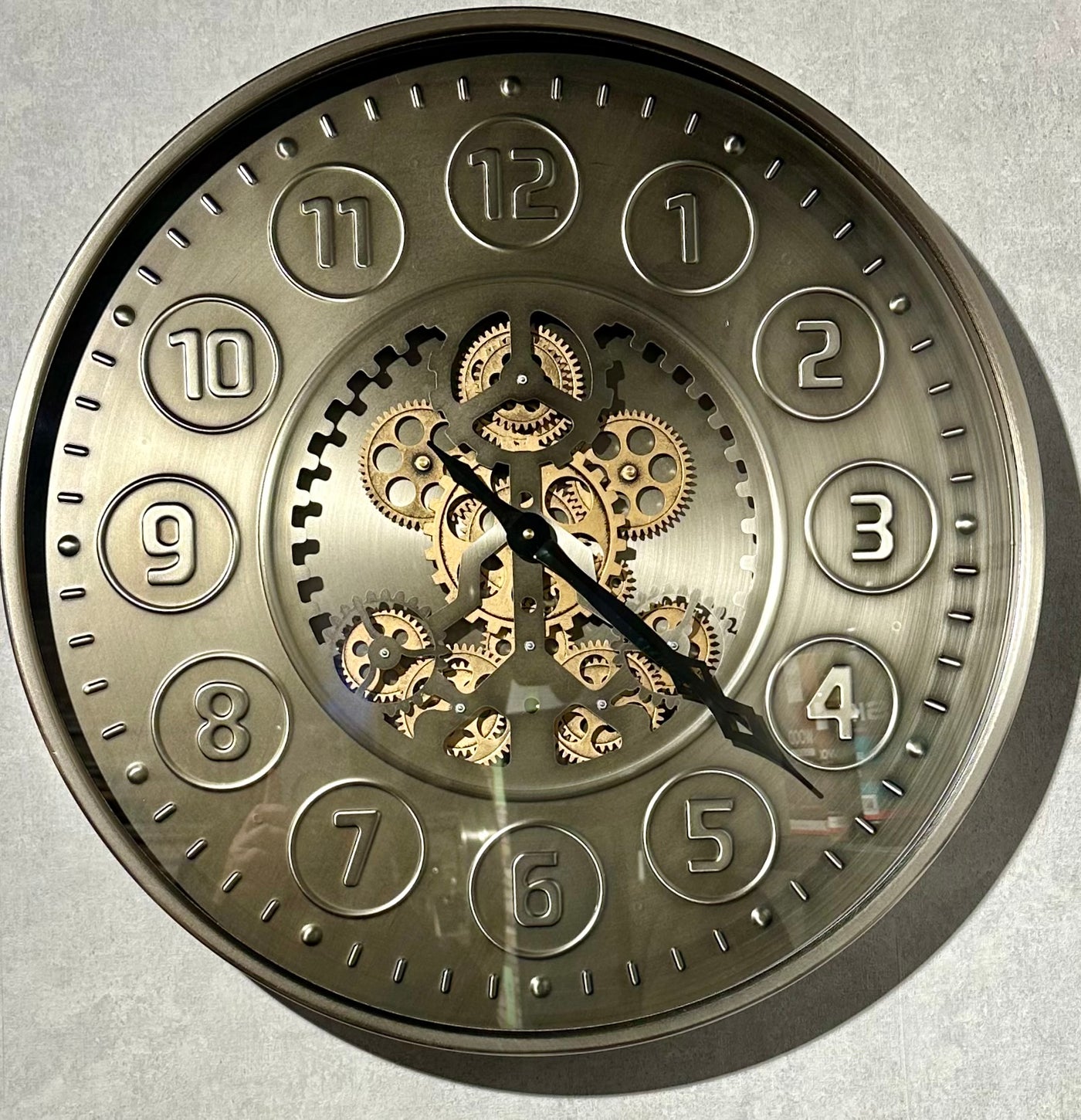 Shelton 60 cm Wanduhr Zahnrad Zählwerk Animation silber grau
