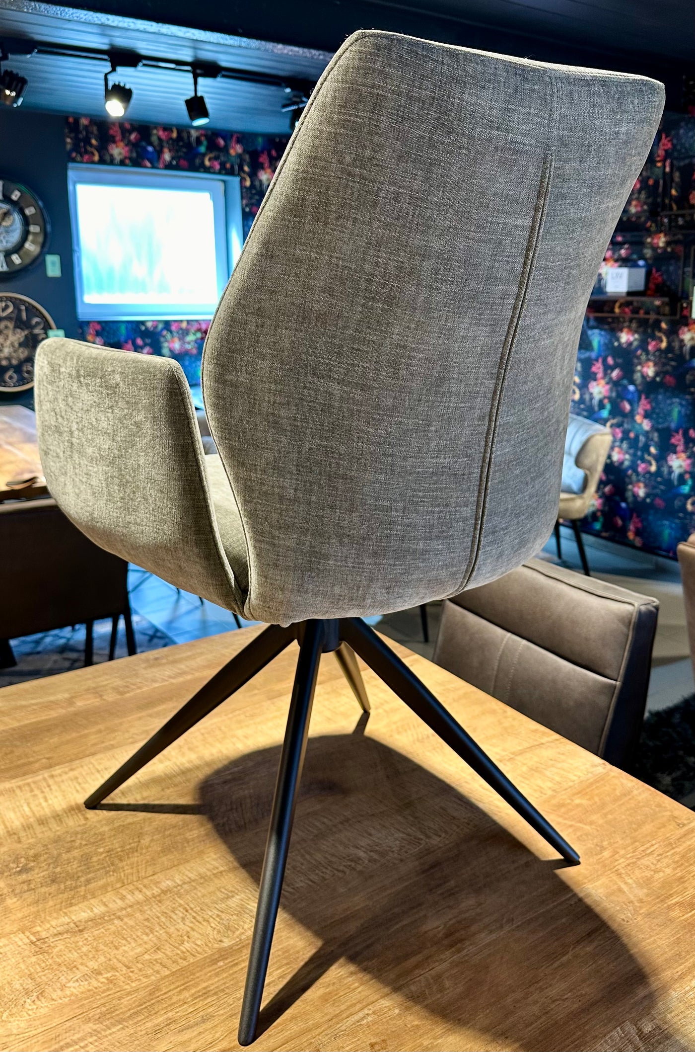 Drehbarer Esszimmer Stuhl Pueblo Mikrostoff in 3 Farben Schwarz-Anthrazit Silbergrau Beige