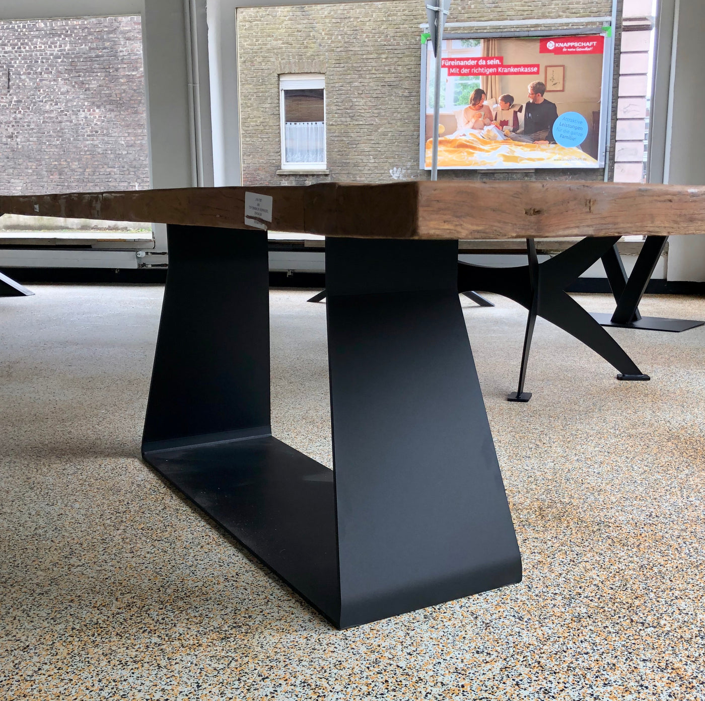 Wang Tischgestell zentrales Tischbein Metall schwarz pulverbeschichtet