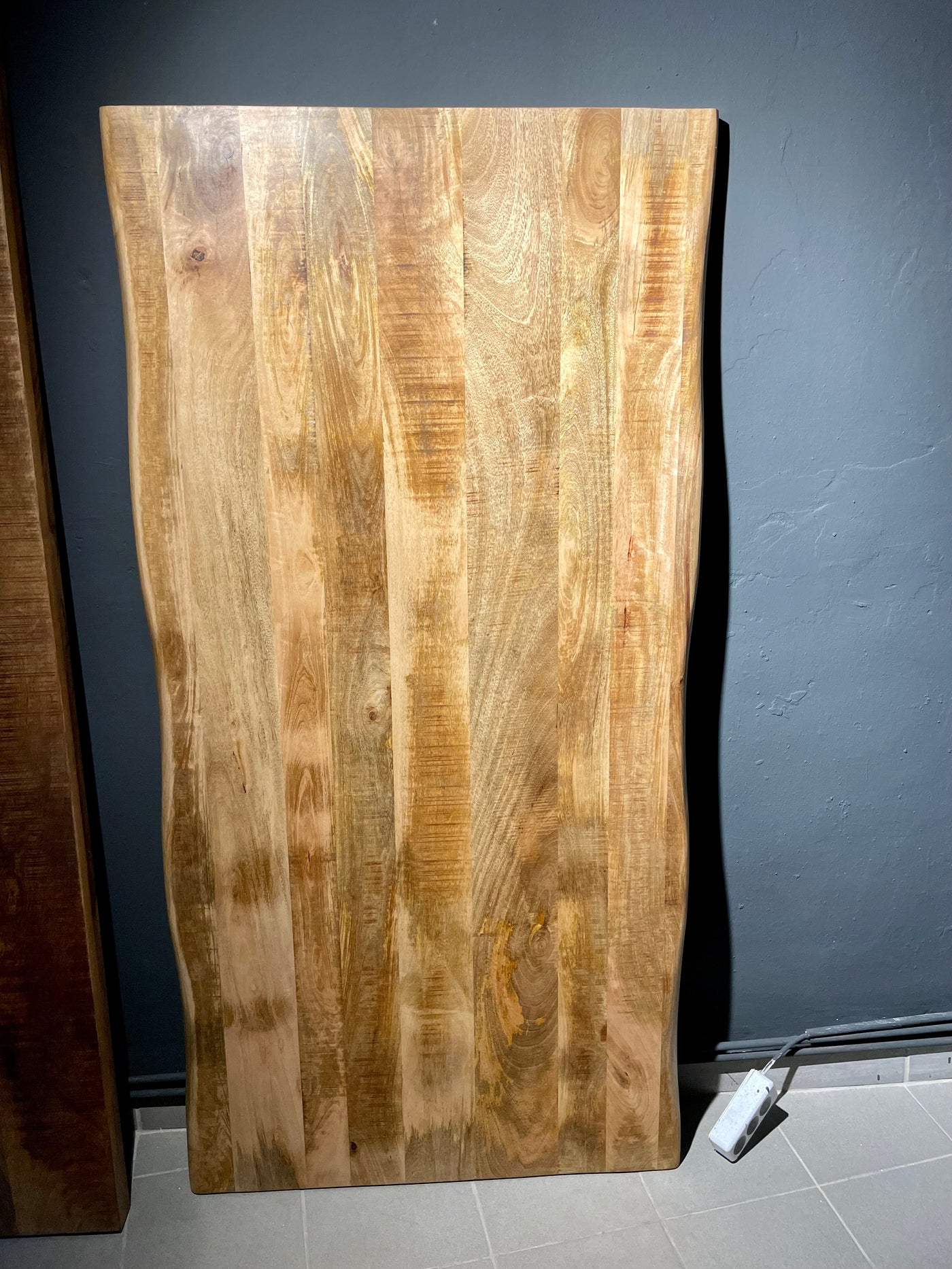 Plateau de table en bois de manguier Puri avec bordure naturelle 4cm en 180 200 220 240 cm