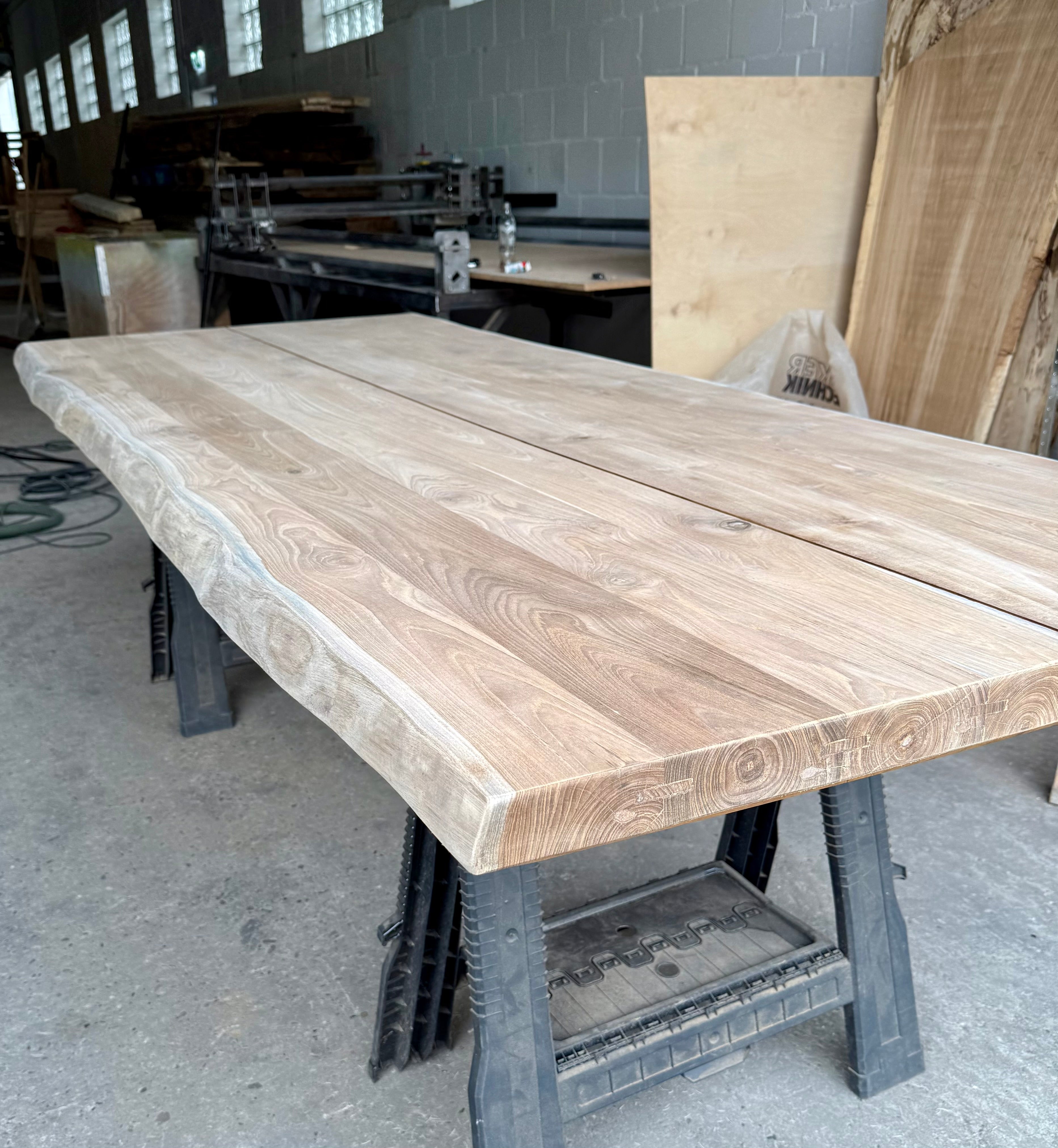 Outdoor Design 250 cm Teakholz Gartentisch Platte mit einer Entlastungsfuge