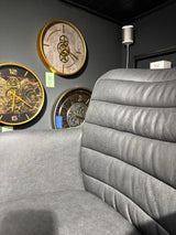 Fauteuil design Kayden en cuir véritable disponible en 34 coloris et 3 variantes de piétement. Chaise en cuir pivotante.