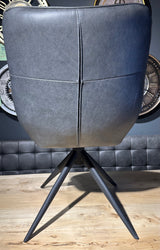 Fauteuil design Kayden en cuir véritable disponible en 34 coloris et 3 variantes de piétement. Chaise en cuir pivotante.