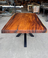 Epoxy Mammut Baumstamm Esstisch Suar 220 und 8 cm massiv mit Spider Gestell