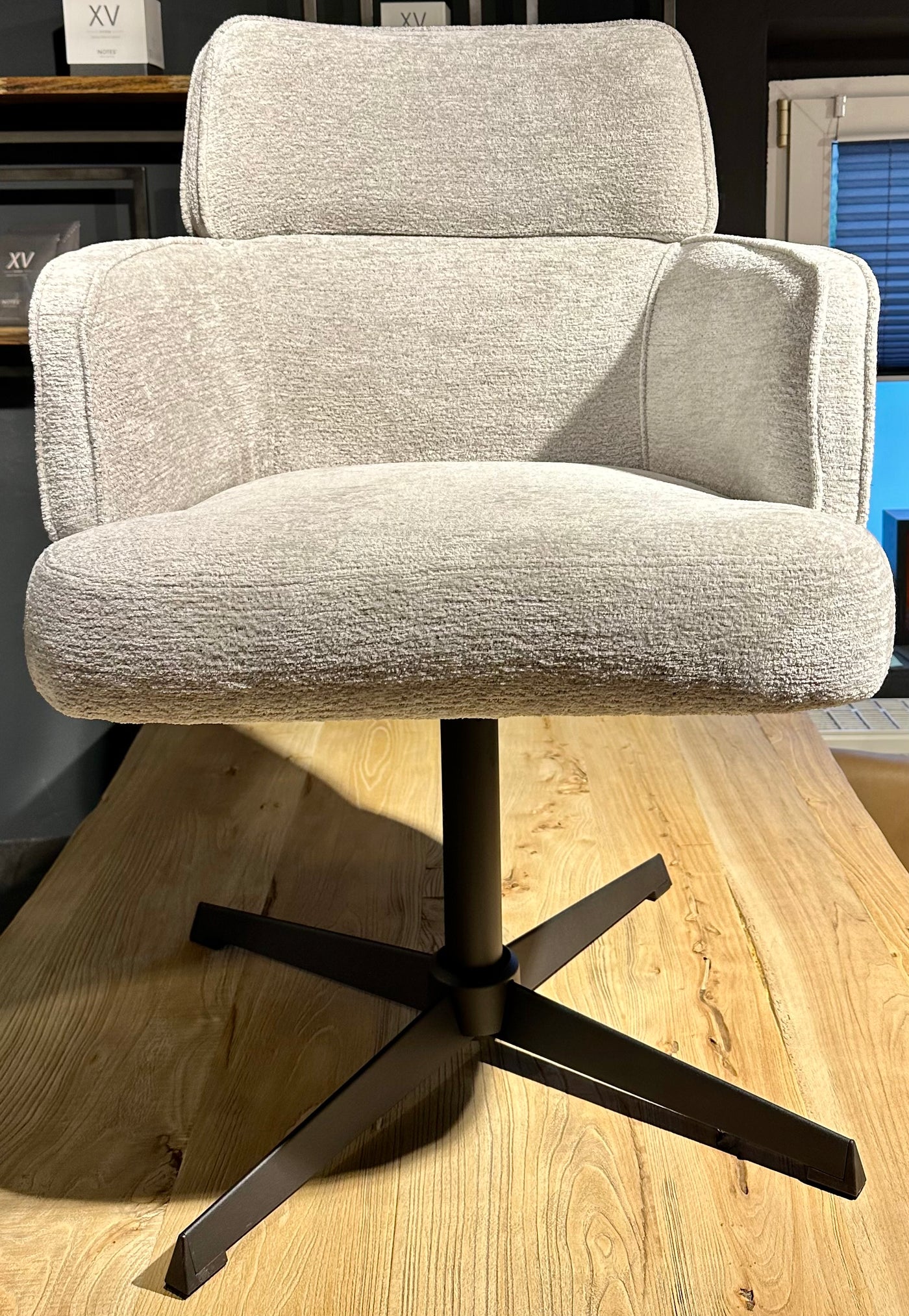 Drehbarer 360 Grad Esszimmer Stuhl Max Armlehnenstuhl Stoff Retro Bliss in 4 Farben