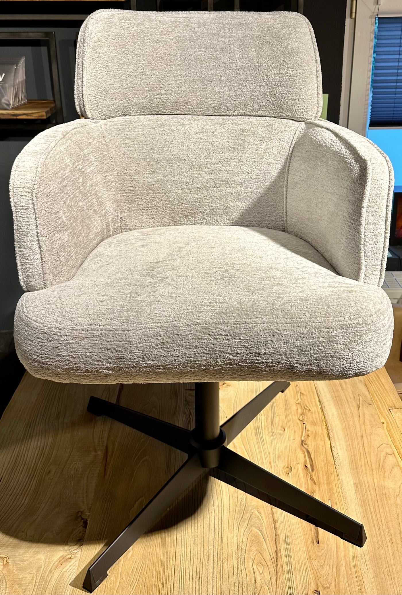 Drehbarer 360 Grad Esszimmer Stuhl Max Armlehnenstuhl Stoff Retro Bliss in 4 Farben
