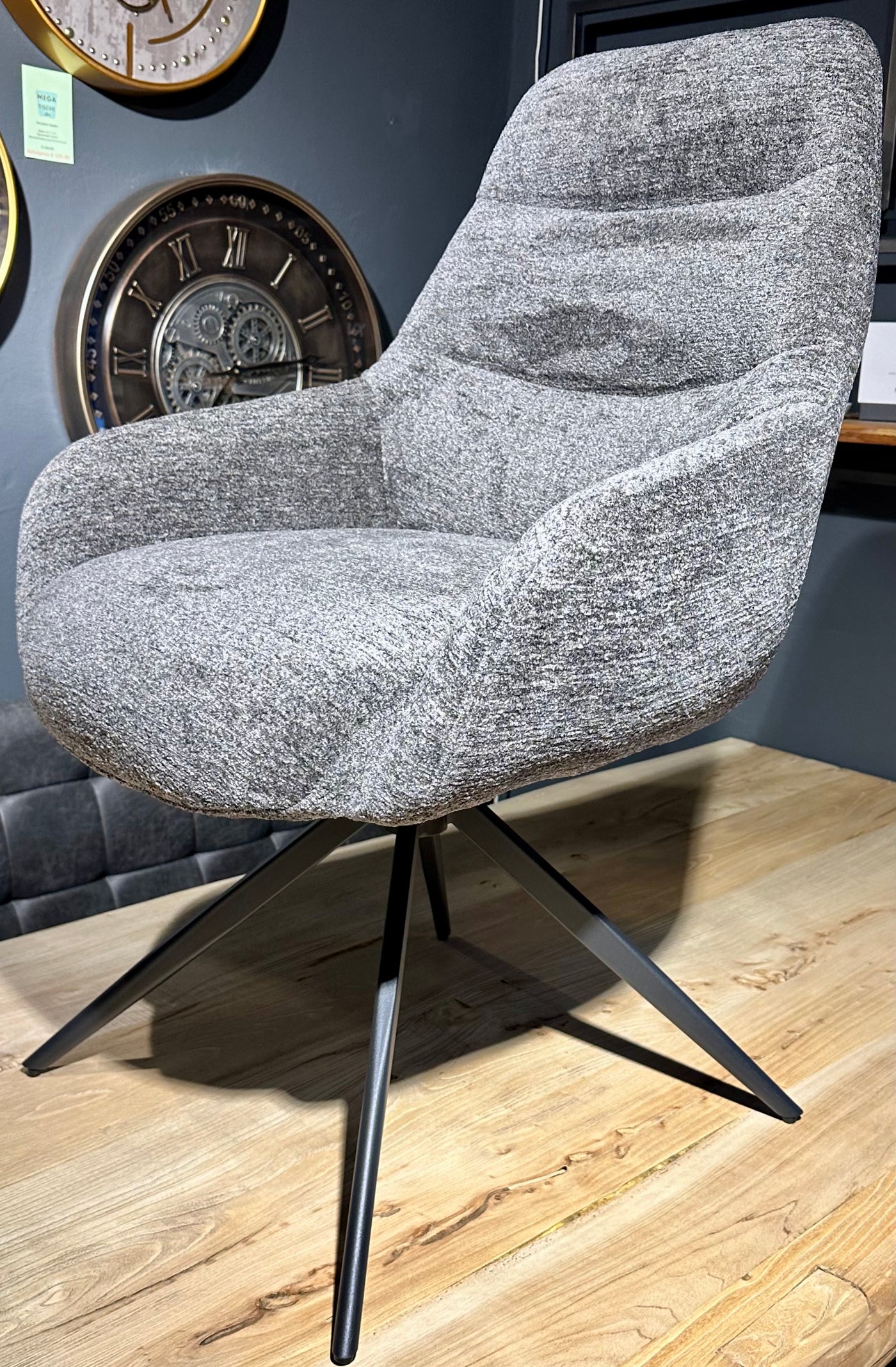 Drehbarer 360 Grad Esszimmer Armlehnenstuhl July Retro Stoff in 5 Farben