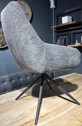 Chaise de salle à manger pivotante à 360 degrés avec accoudoirs July en tissu rétro, disponible en 5 coloris