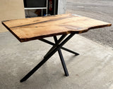 Epoxidharz Baumkante Esstisch Wildeiche 140 cm mit Mikado Gestell