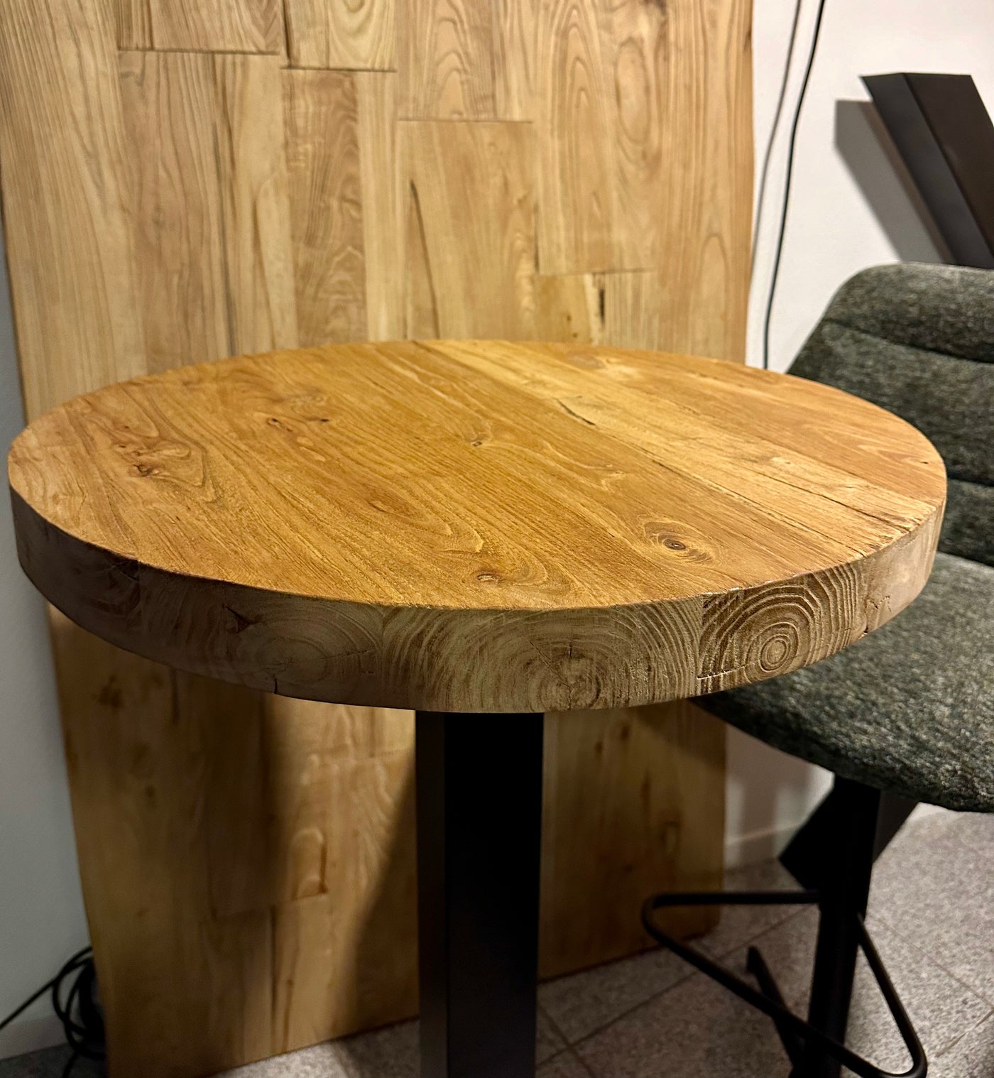 Table haute et mange-debout en orme 3 tailles cm & piétement métallique noir