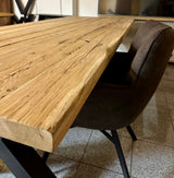 Esstisch Kempen Alteiche massiv 250 cm in 4 cm Dicke Holz mit X Metall Gestell schwarz Einzelstück