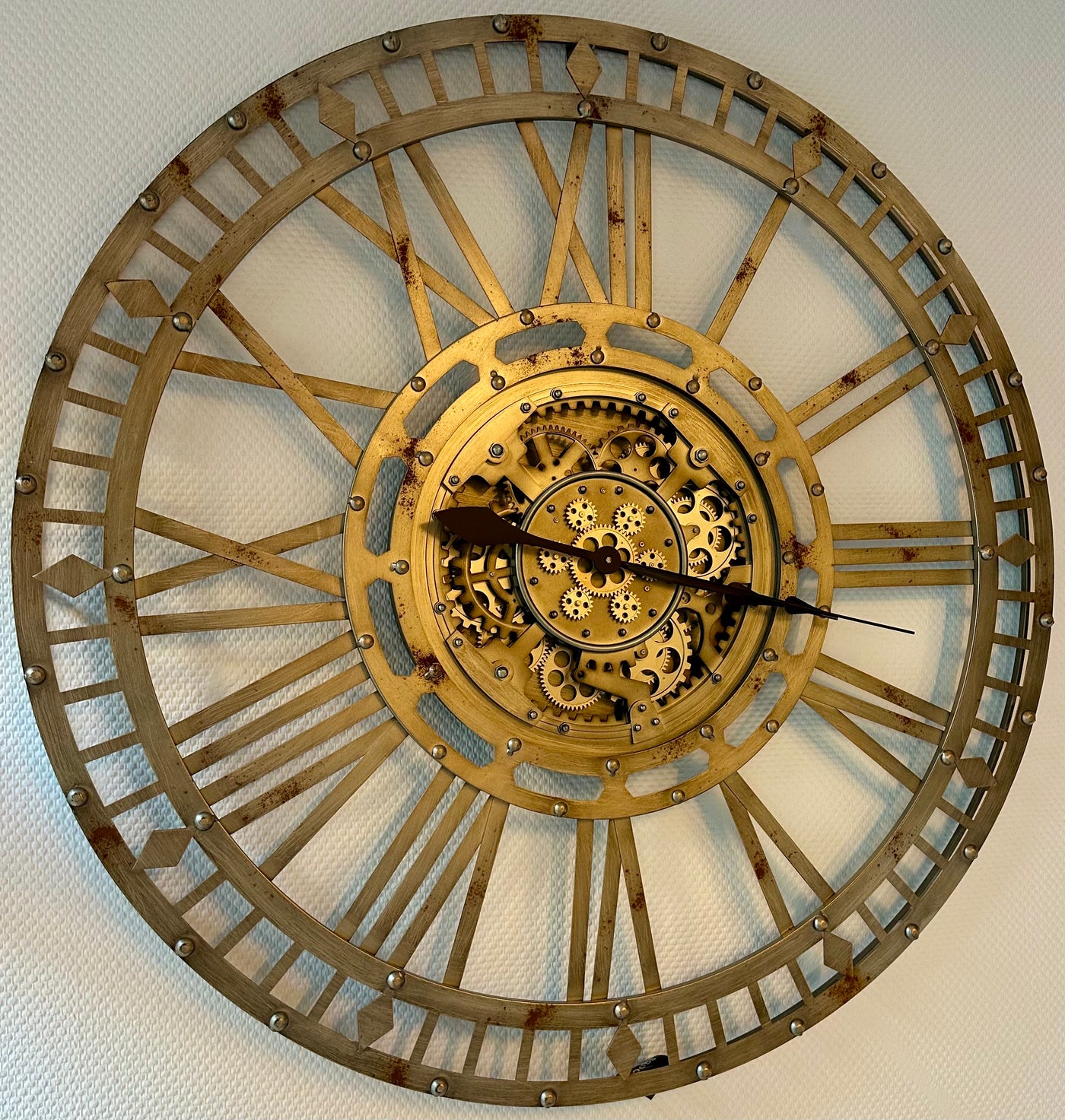 110 cm Finn XXL Wanduhr mit Zahnrädern Metall silber grau Industrial