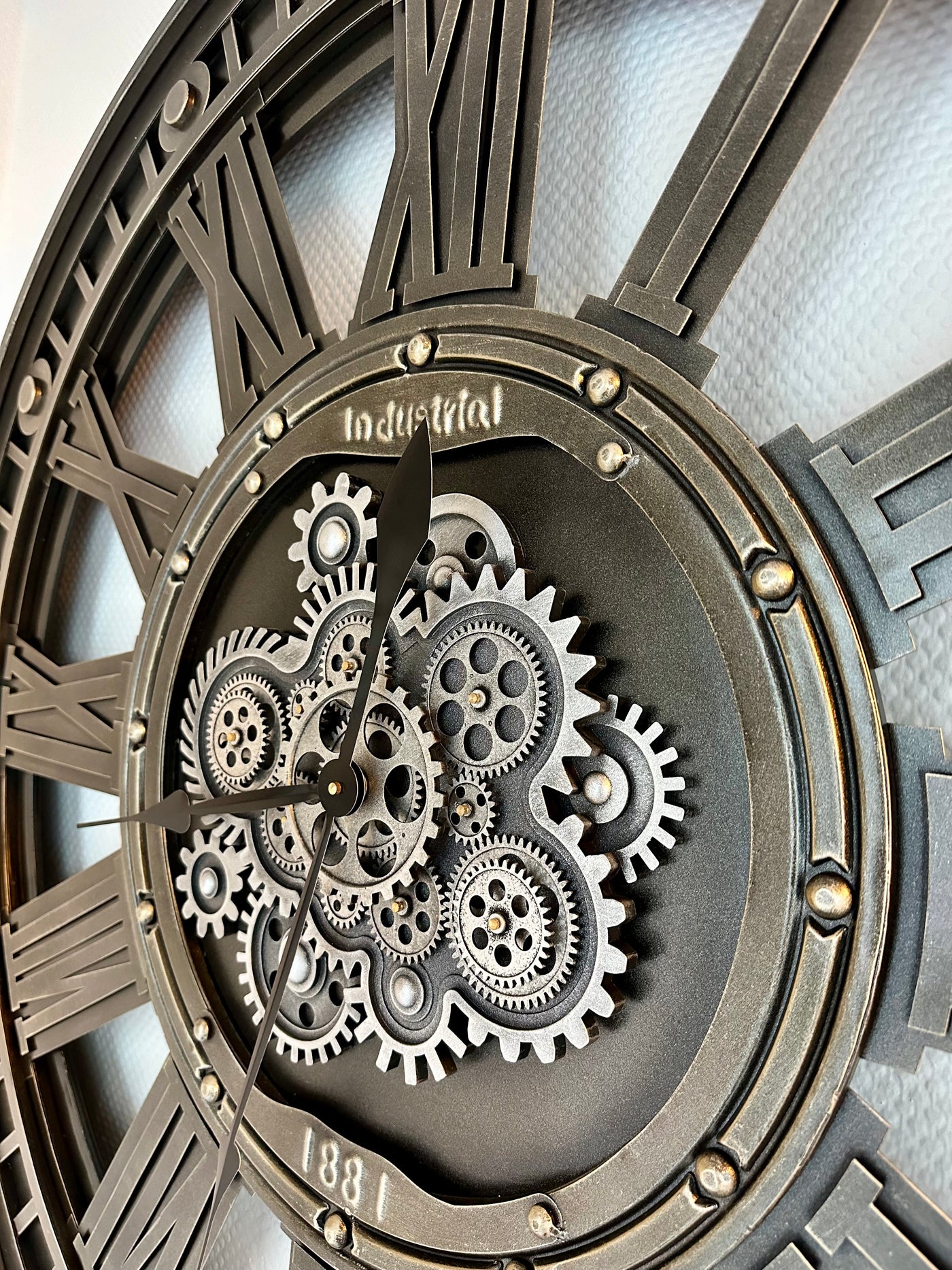 117 cm Washington XXL Wanduhr mit Zahnrädern Metall silber grau schwarz Industrial