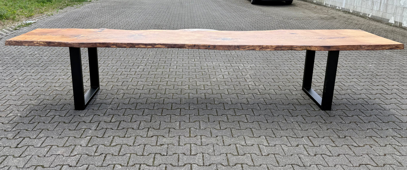 Epoxidharz 400 cm Baumstamm Esstisch Wildeiche geschliffen mit U-Set Gestell
