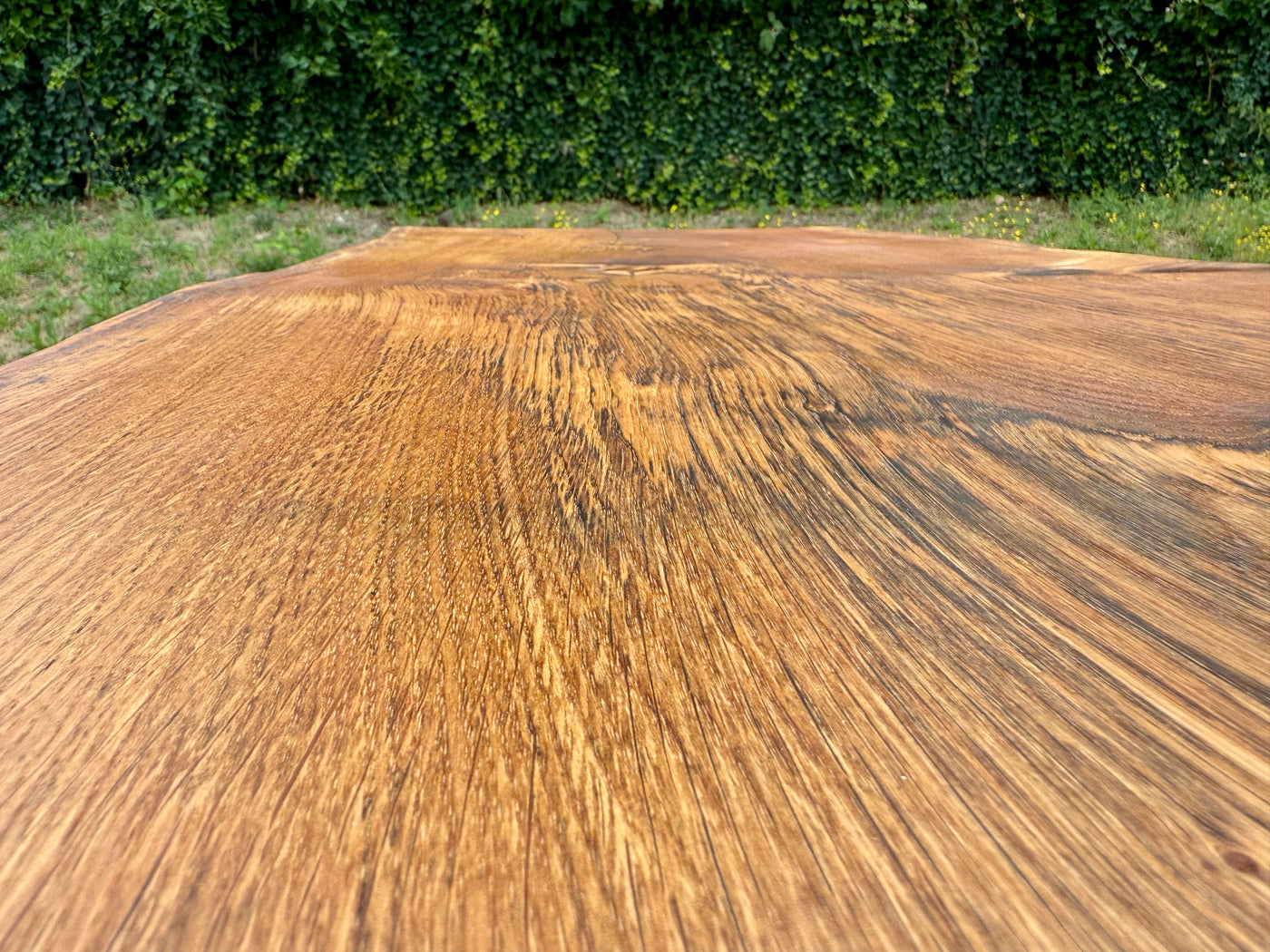 Epoxidharz 400 cm Baumstamm Esstisch Wildeiche geschliffen mit U-Set Gestell