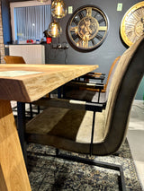 Table de salle à manger Dresden Chêne massif 200 à 300 cm d'épaisseur 4 cm bois huilé avec piètement bois trapèze 6 tailles