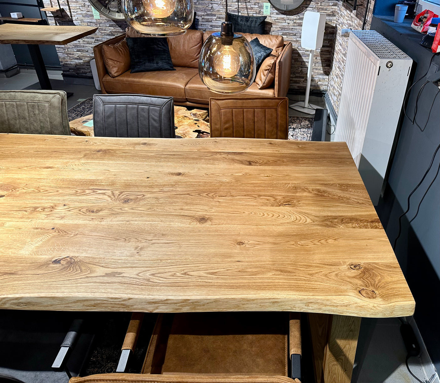 Table de salle à manger Dresden Chêne massif 200 à 300 cm d'épaisseur 4 cm bois huilé avec piètement bois trapèze 6 tailles
