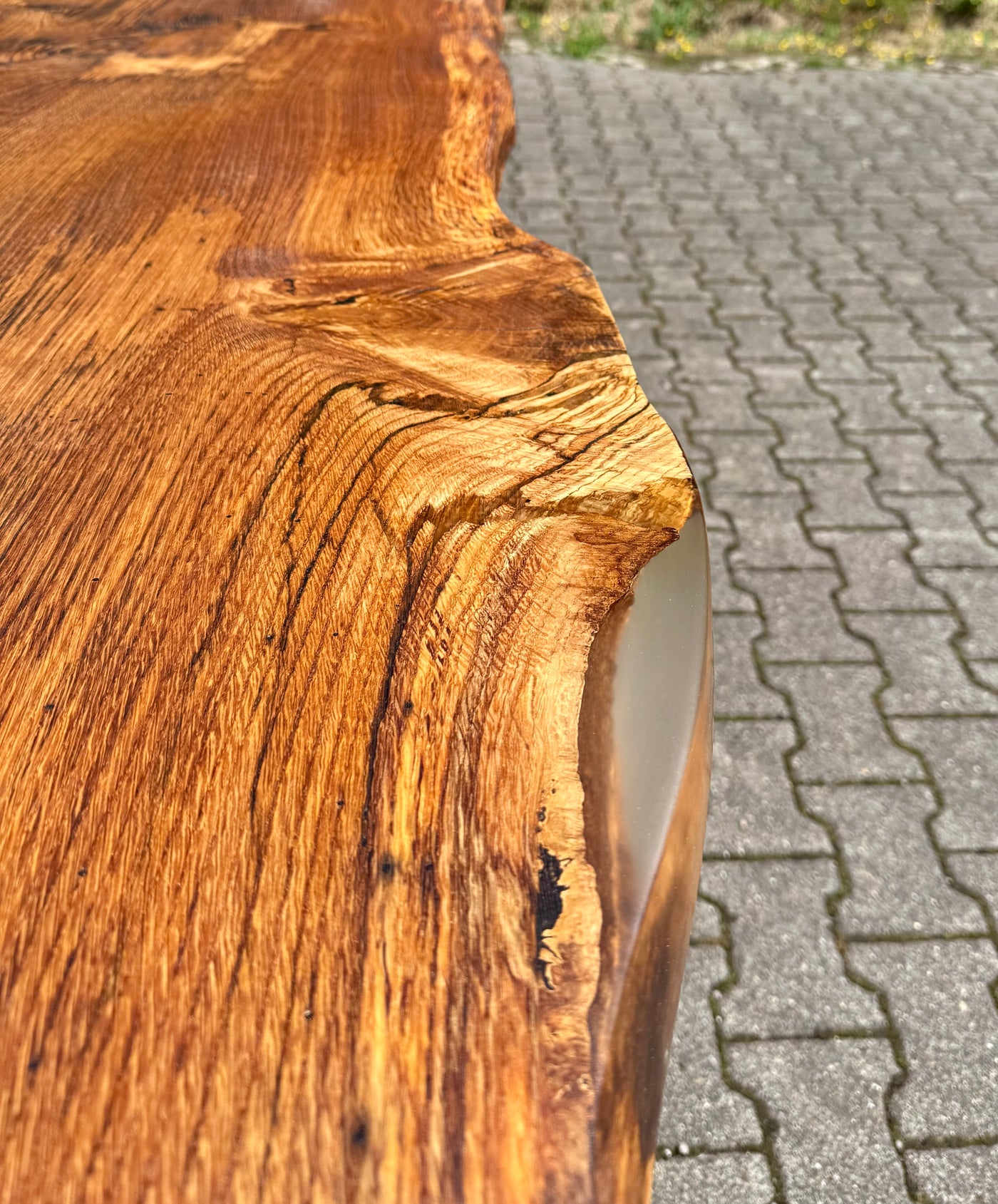 Epoxidharz 400 cm Baumstamm Esstisch Wildeiche gebürstet mit X-Set Gestell