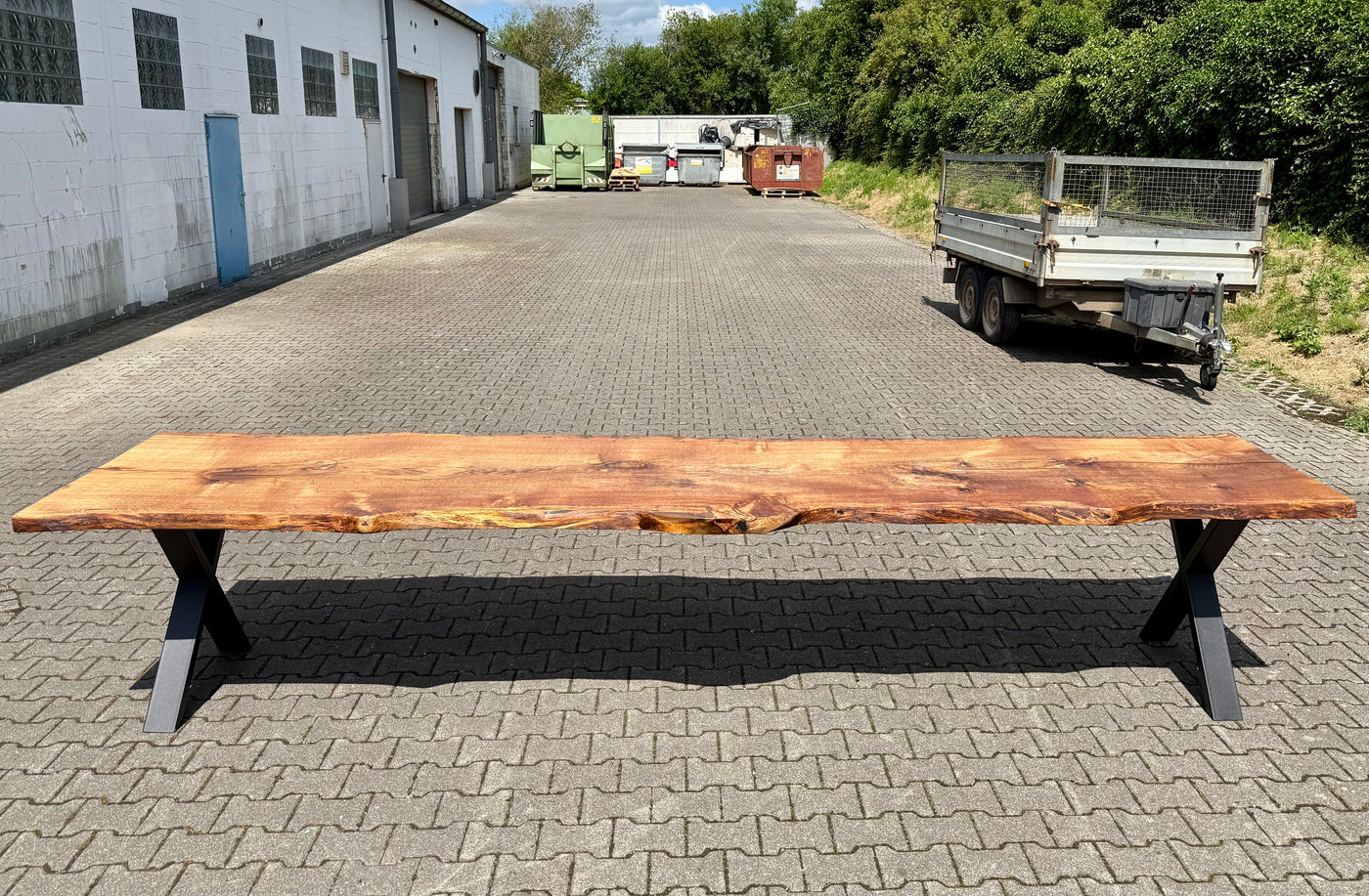 Epoxidharz 400 cm Baumstamm Esstisch Wildeiche gebürstet mit X-Set Gestell