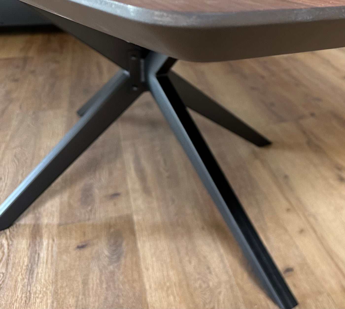 Plateaux de table Spider coniques Piétement Rex Fantasy métal noir