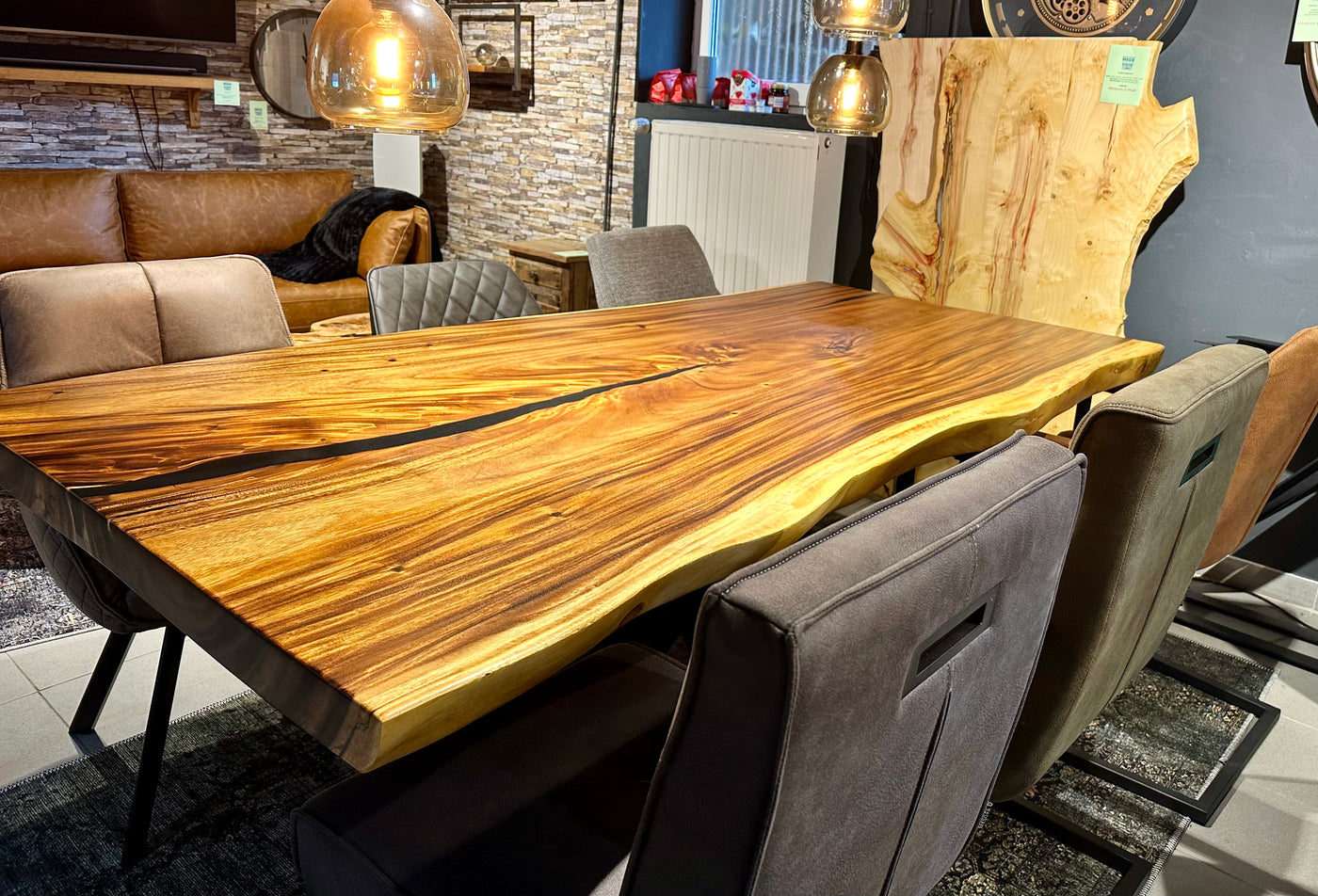 Epoxy Mammut Baumstamm Esstisch Suar 200 und 7 cm massiv mit Spider Gestell