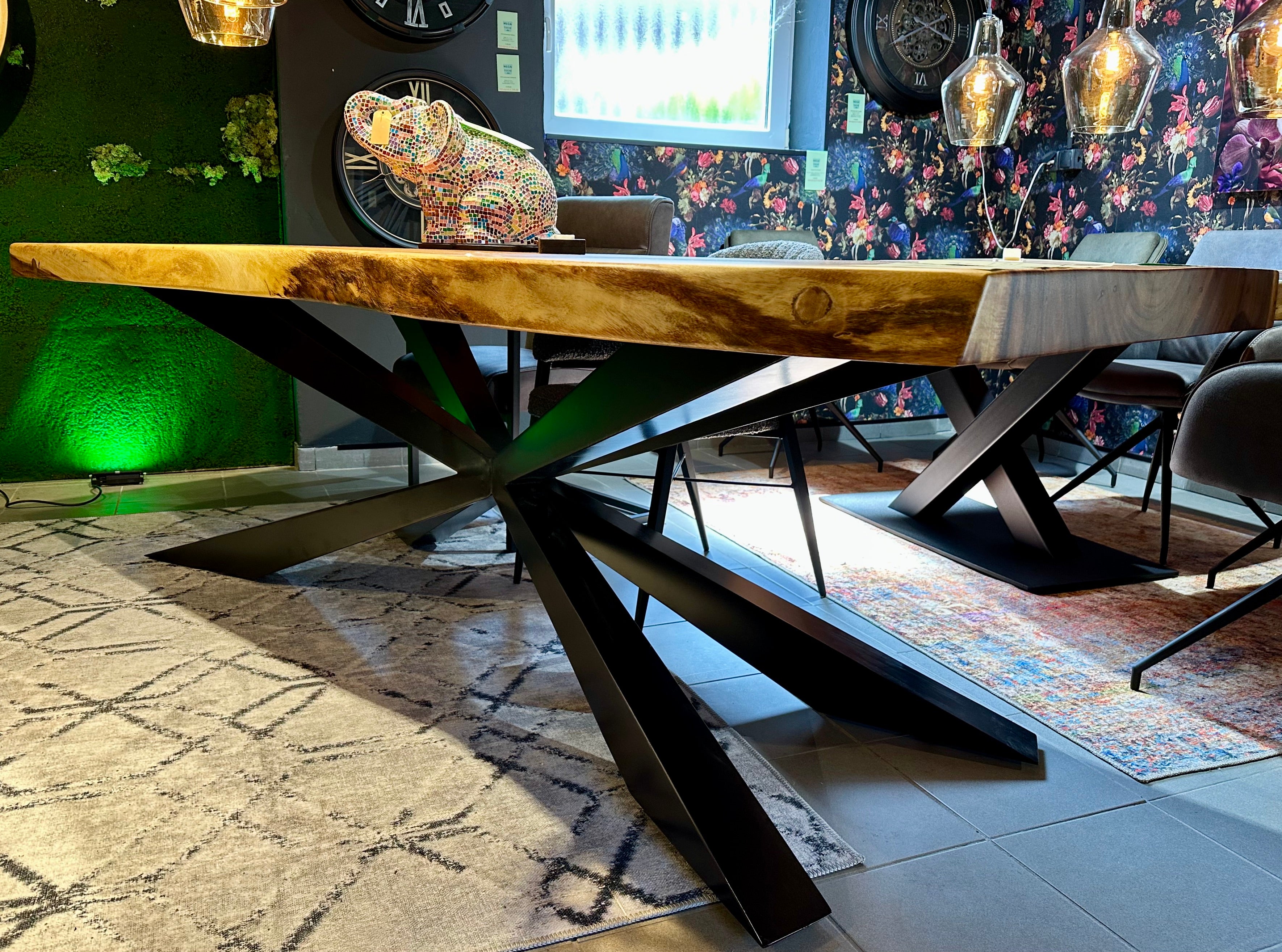 Sparky Spider konisch Metall Gestell schwarz lackiert für Tischplatten ab 200 bis 300 cm