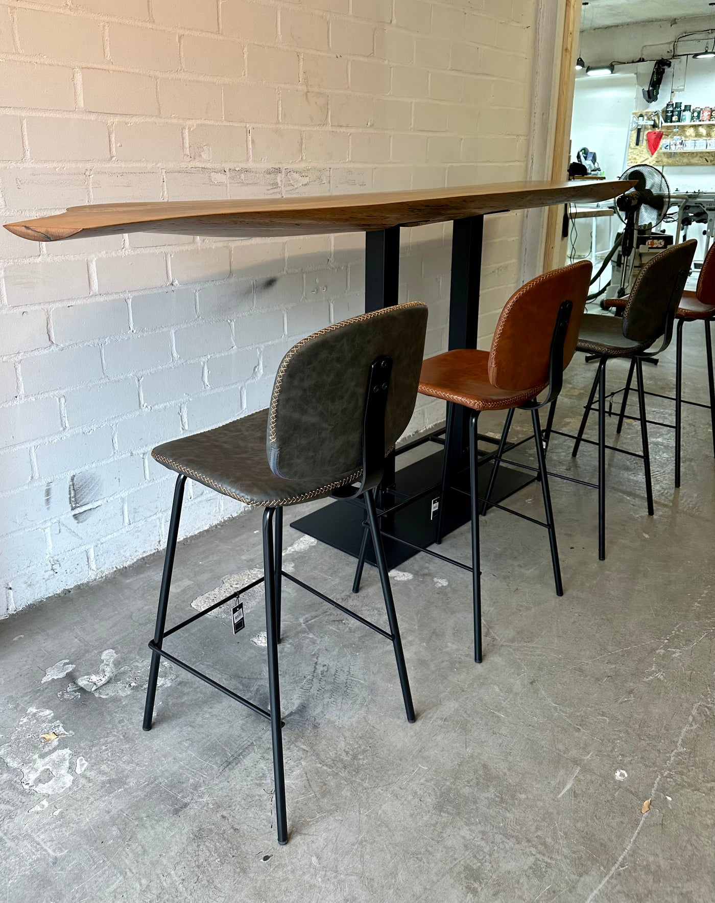 Tabouret de bar Bradley en similicuir, 2 coloris, qualité professionnelle