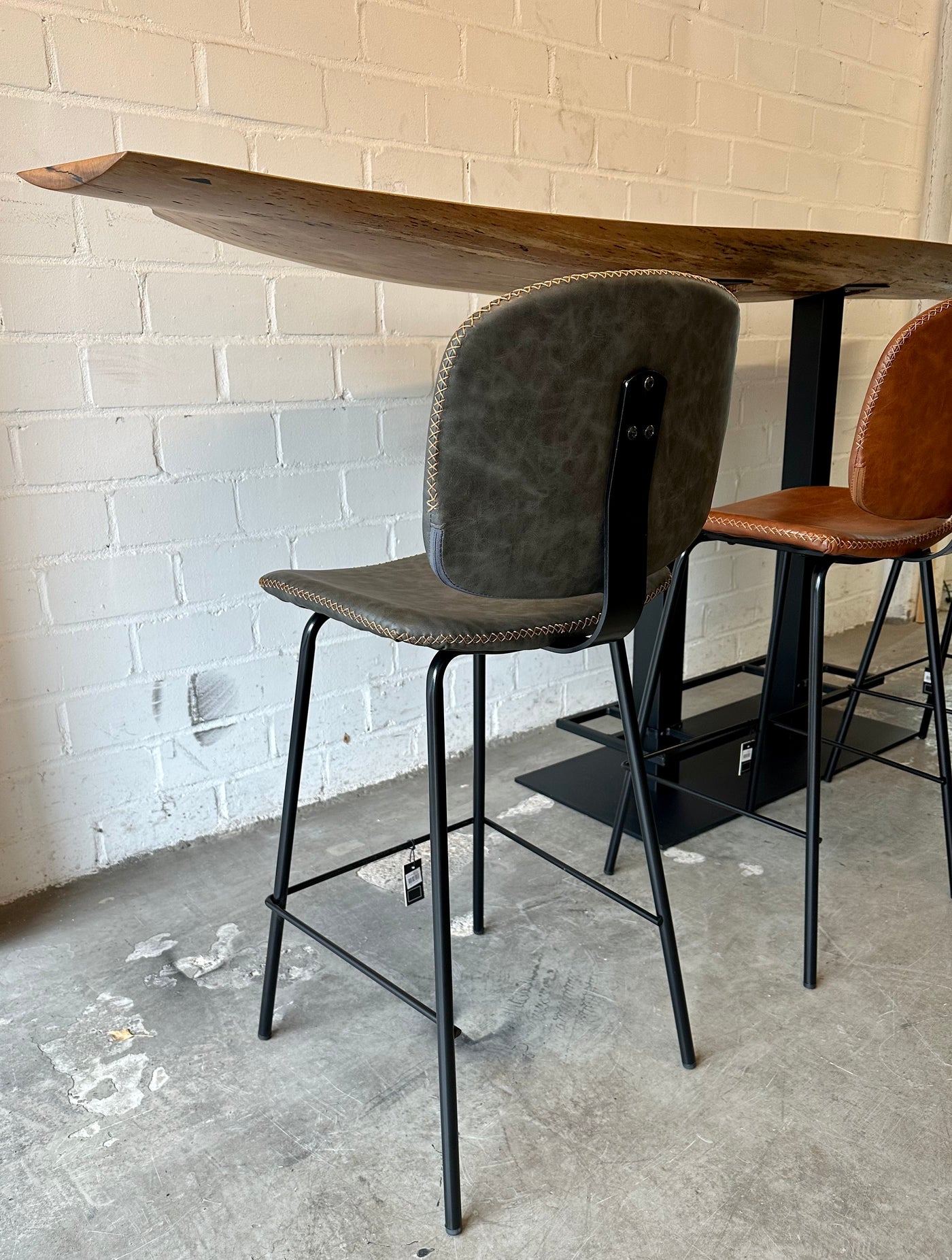 Tabouret de bar Bradley en similicuir, 2 coloris, qualité professionnelle