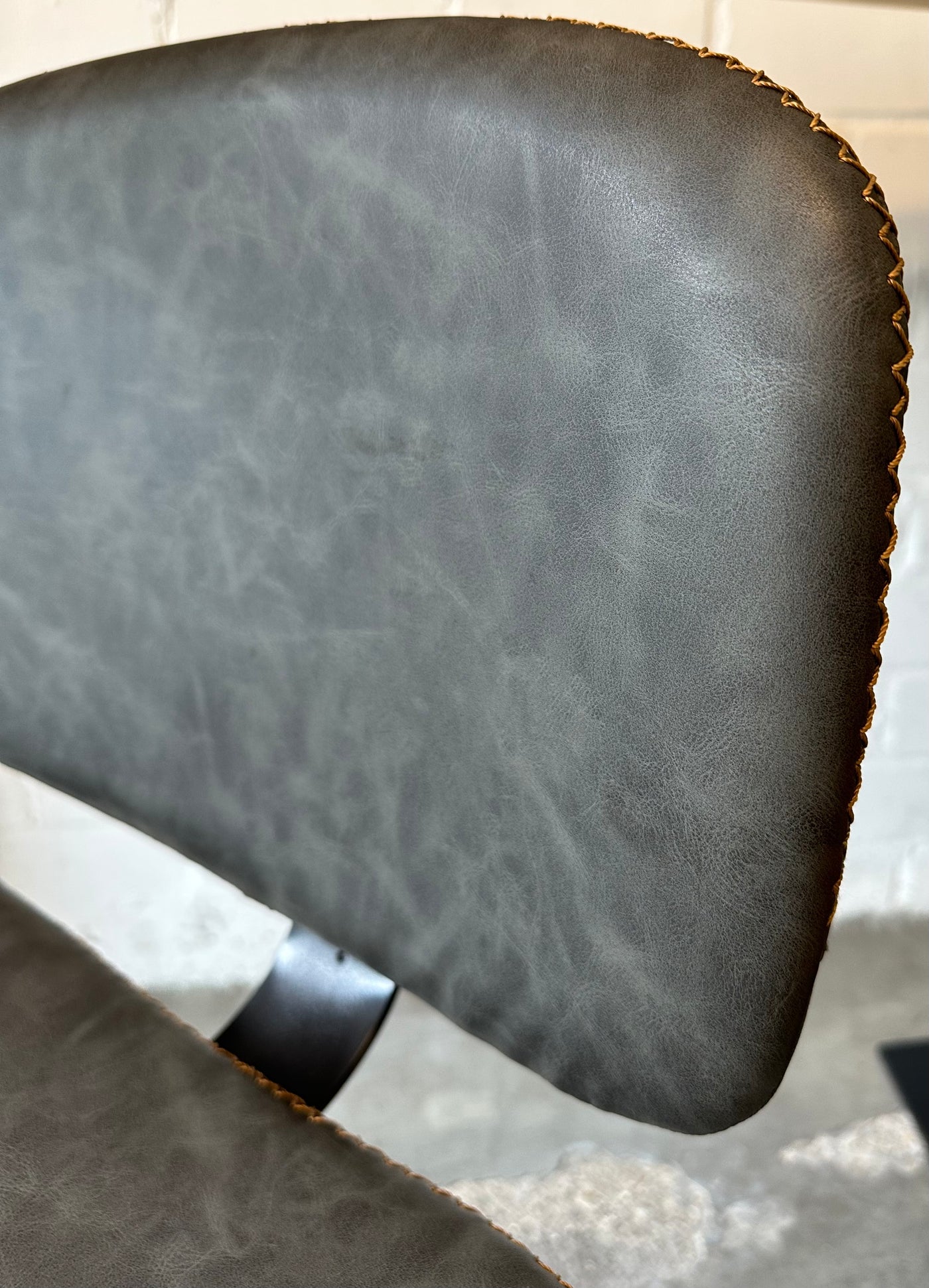Tabouret de bar Bradley en similicuir, 2 coloris, qualité professionnelle