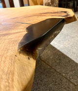 Epoxidharz Couchtisch Viersen Eiche massiv 104 cm geölt mit Dreifuss Metall Gestell schwarz