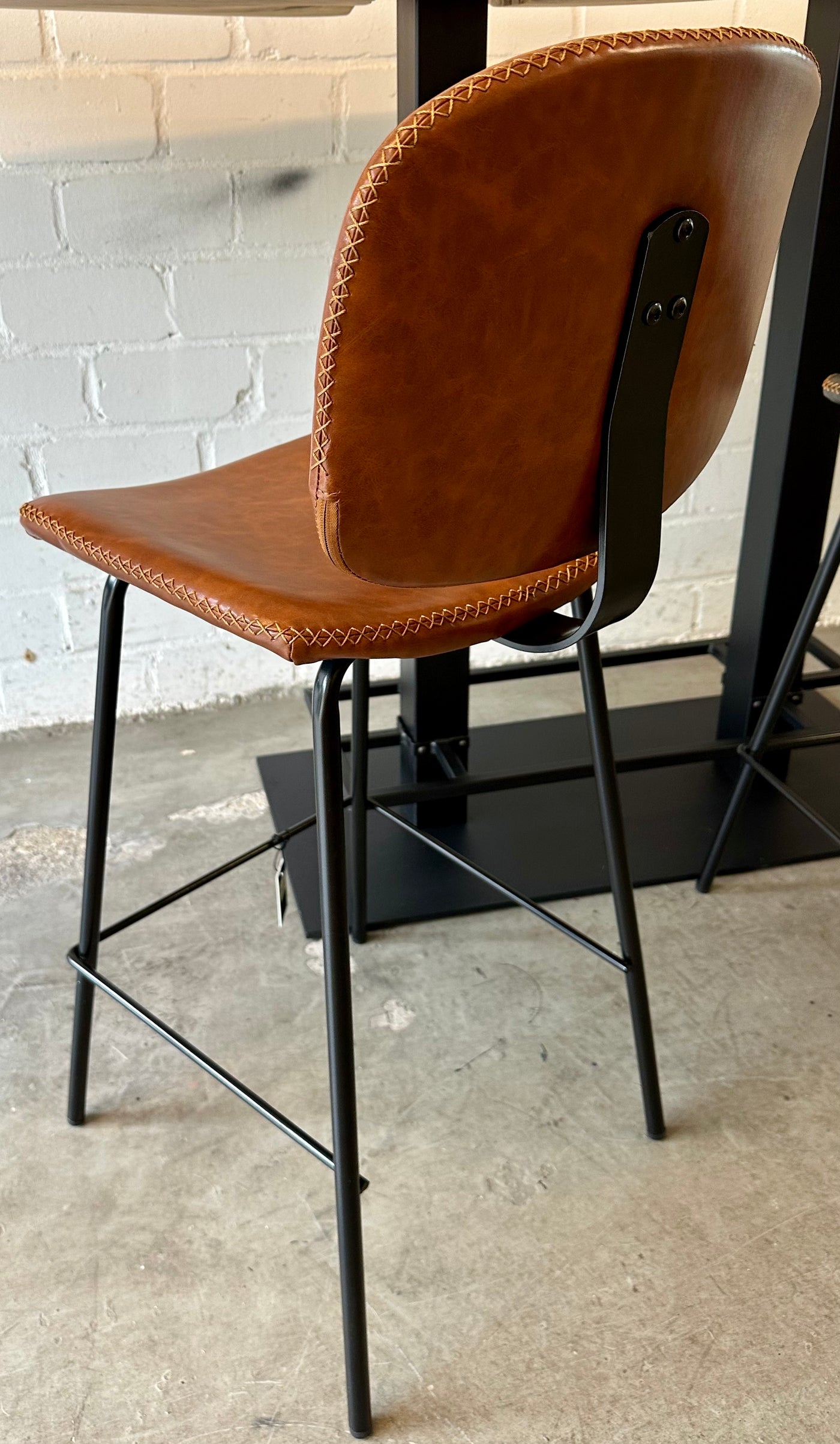Tabouret de bar Bradley en similicuir, 2 coloris, qualité professionnelle