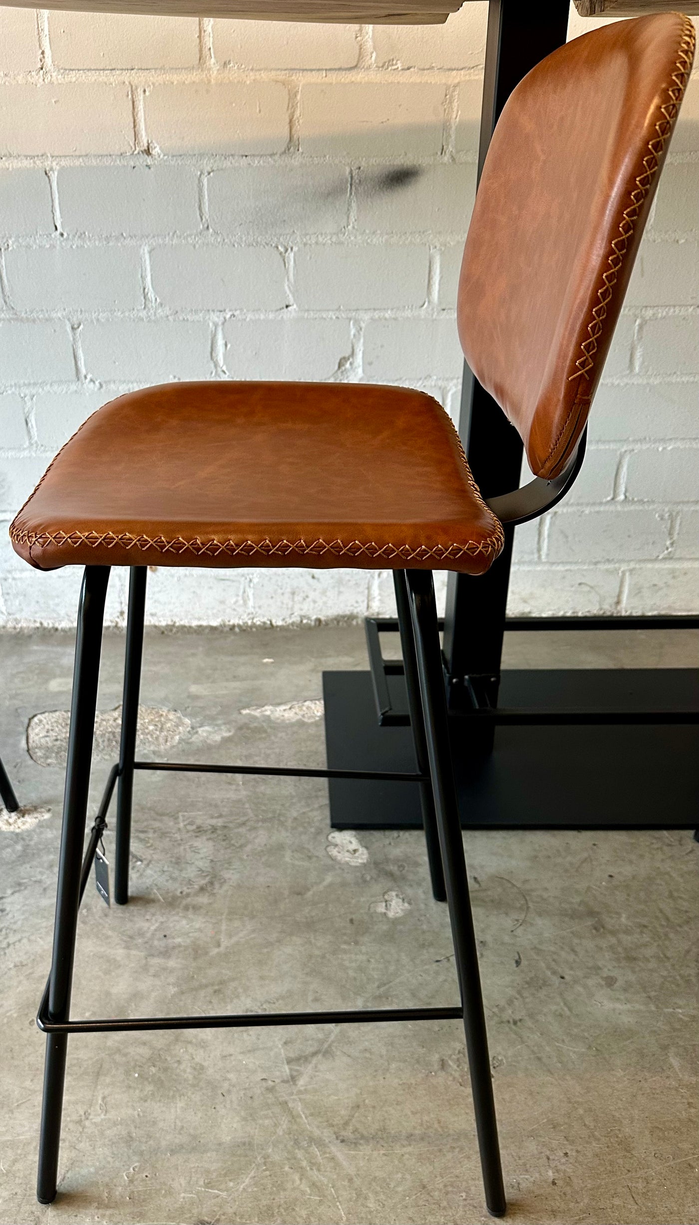 Tabouret de bar Bradley en similicuir, 2 coloris, qualité professionnelle