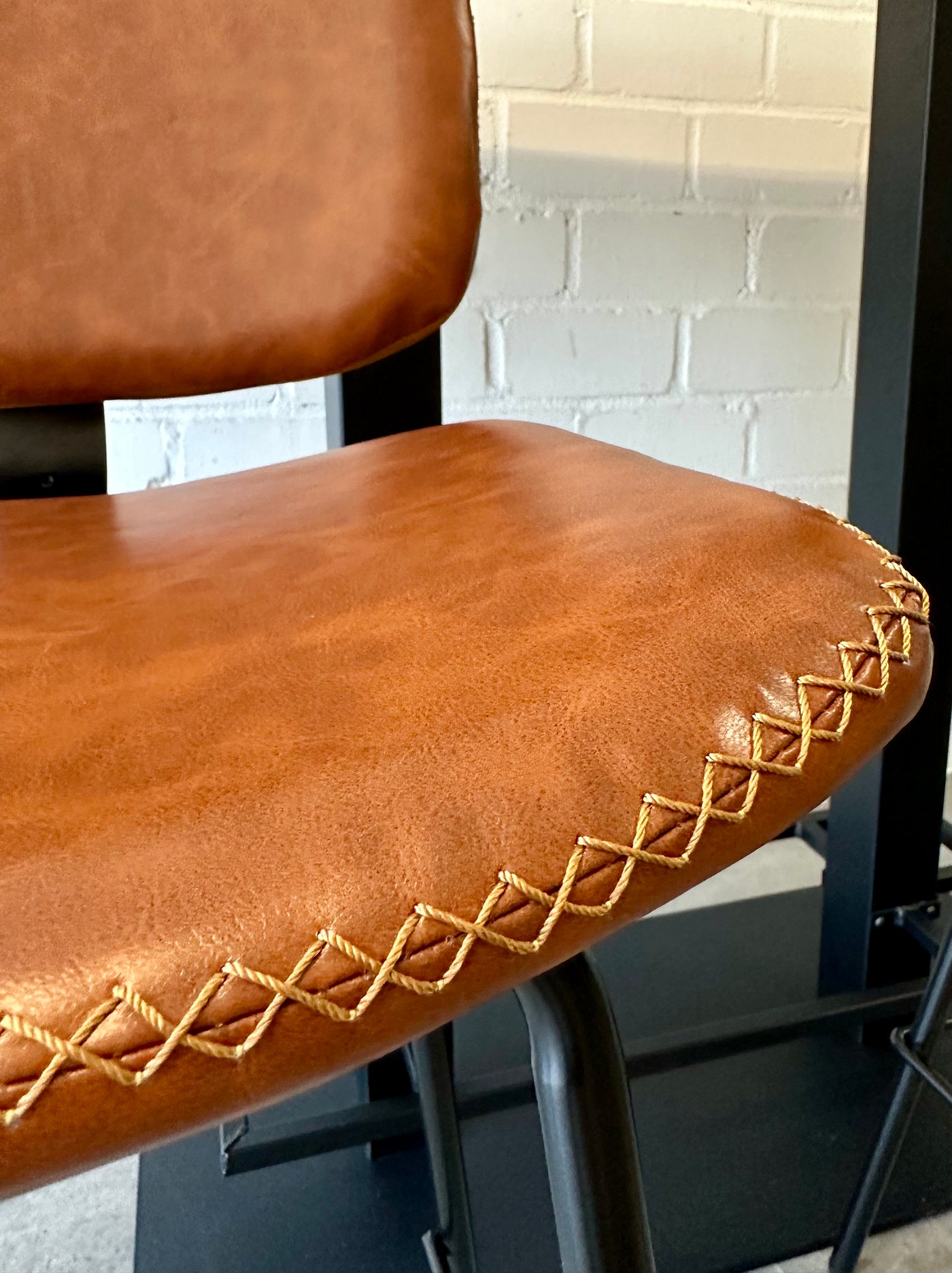Tabouret de bar Bradley en similicuir, 2 coloris, qualité professionnelle