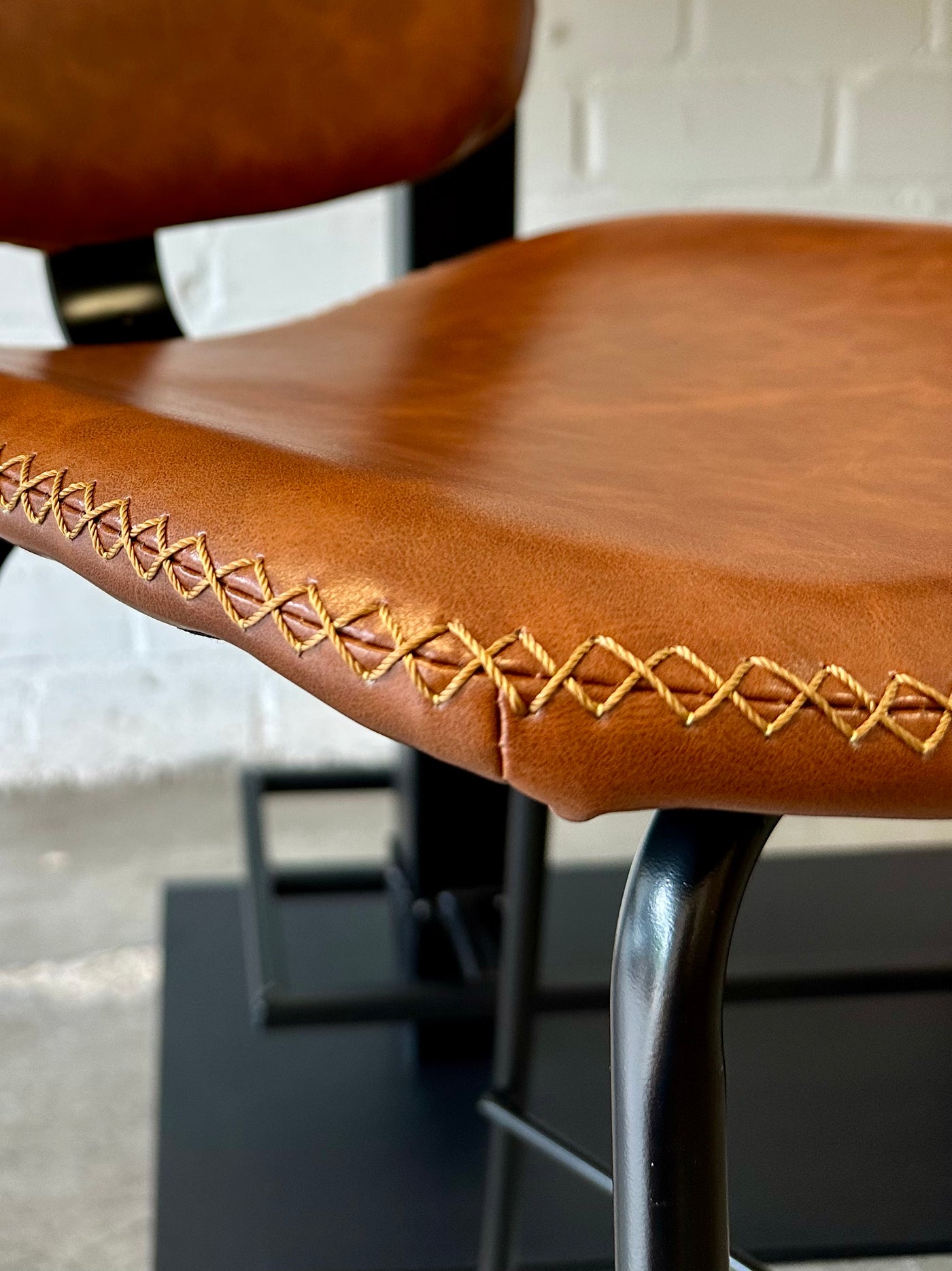 Tabouret de bar Bradley en similicuir, 2 coloris, qualité professionnelle