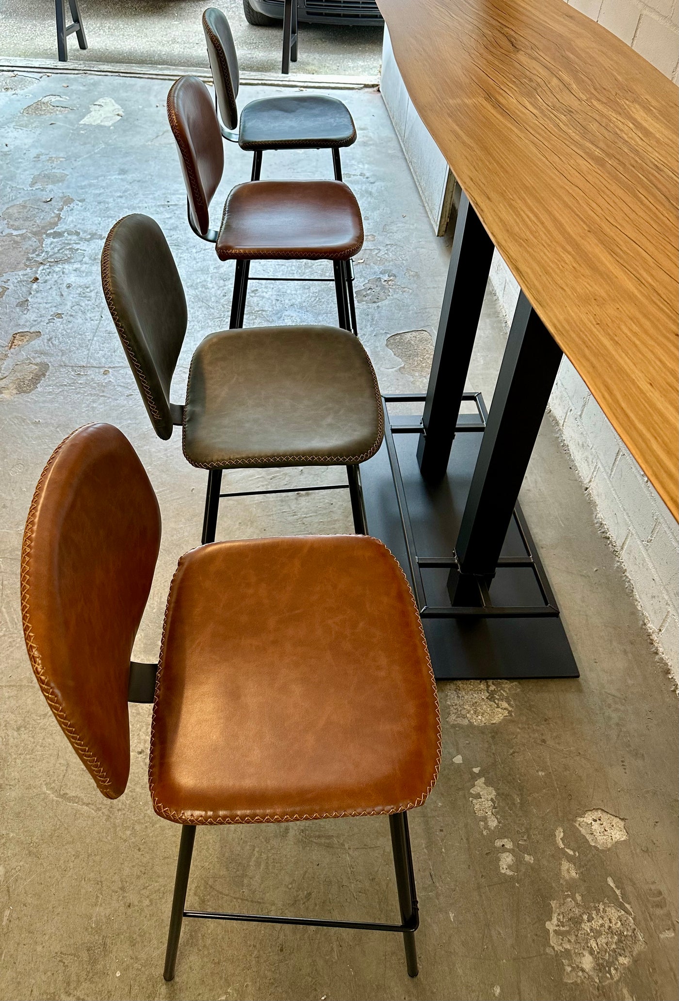 Tabouret de bar Bradley en similicuir, 2 coloris, qualité professionnelle