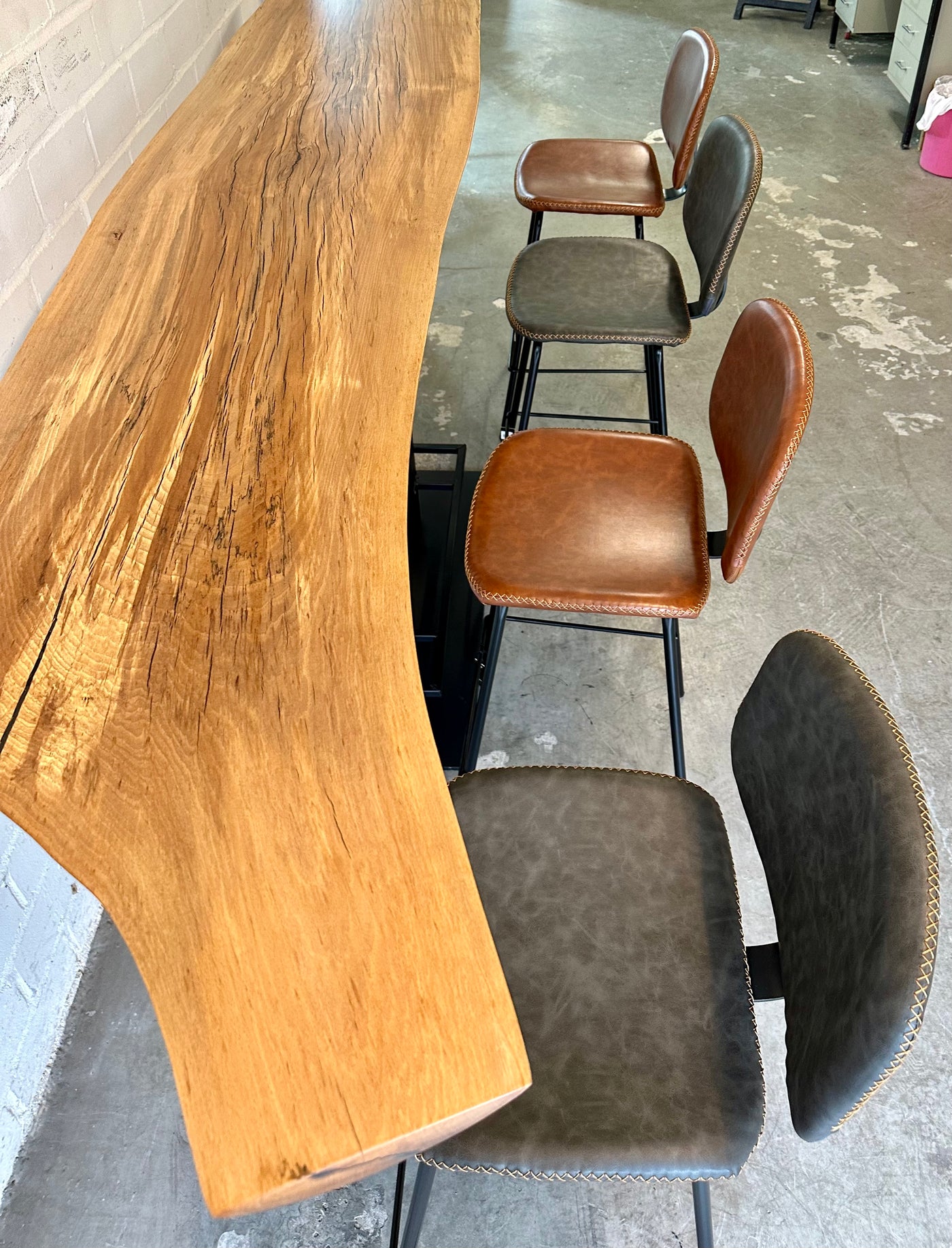Tabouret de bar Bradley en similicuir, 2 coloris, qualité professionnelle